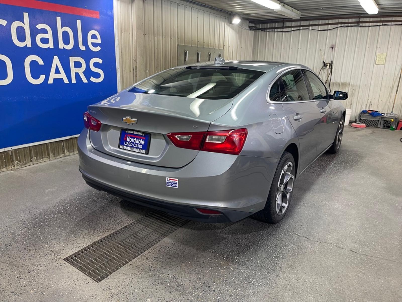 2023 SILVER CHEVROLET MALIBU LT LT (1G1ZD5ST7PF) with an 1.5L engine, Continuously Variable transmission, located at 2525 S. Cushman, Fairbanks, AK, 99701, (907) 452-5707, 64.824036, -147.712311 - Photo#2