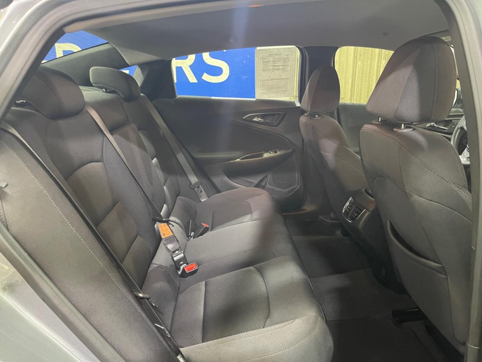 2023 SILVER CHEVROLET MALIBU LT LT (1G1ZD5ST7PF) with an 1.5L engine, Continuously Variable transmission, located at 2525 S. Cushman, Fairbanks, AK, 99701, (907) 452-5707, 64.824036, -147.712311 - Photo#4