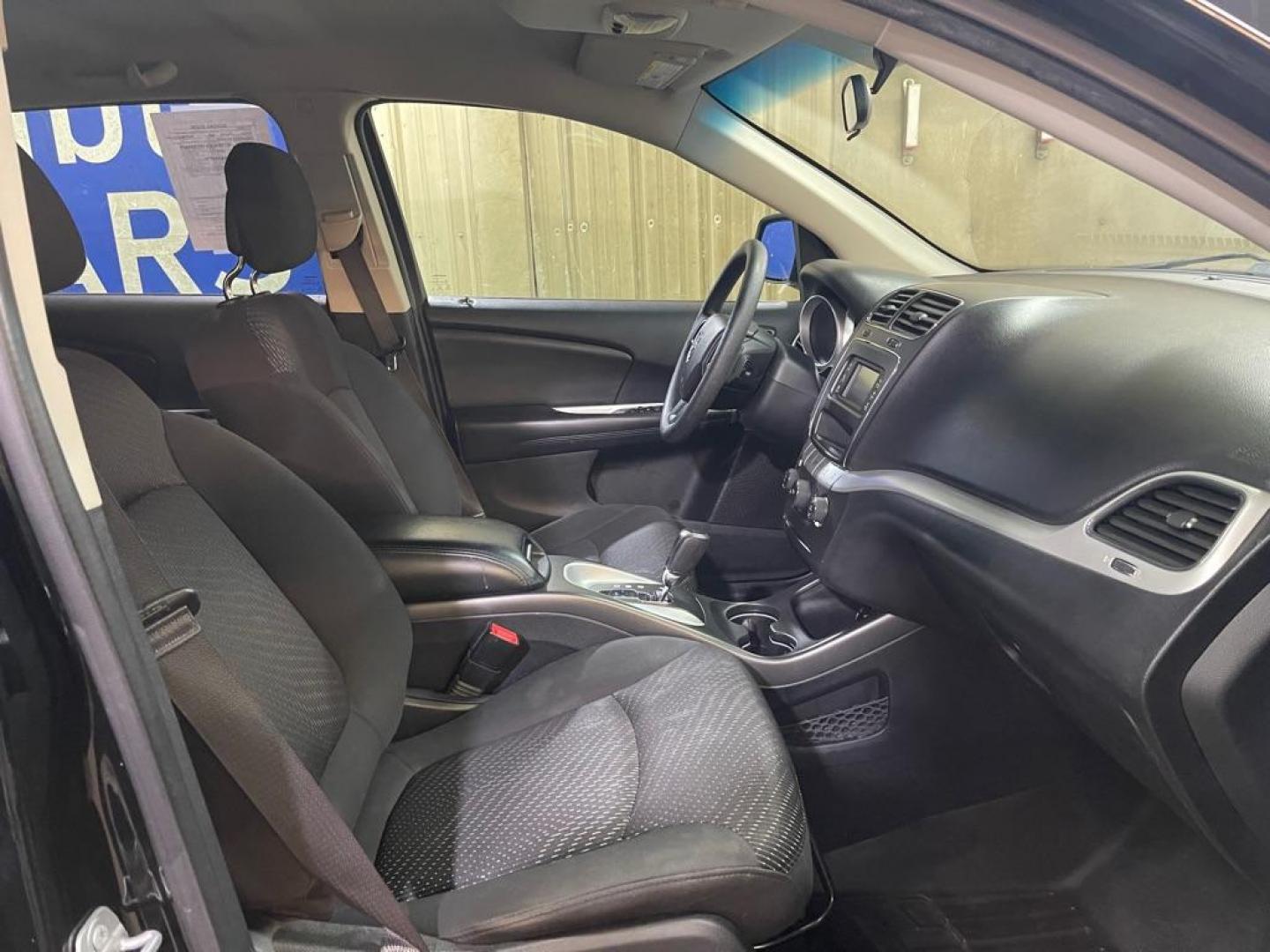 2018 BLACK DODGE JOURNEY SE (3C4PDCAB4JT) with an 2.4L engine, Automatic transmission, located at 2525 S. Cushman, Fairbanks, AK, 99701, (907) 452-5707, 64.824036, -147.712311 - Photo#3