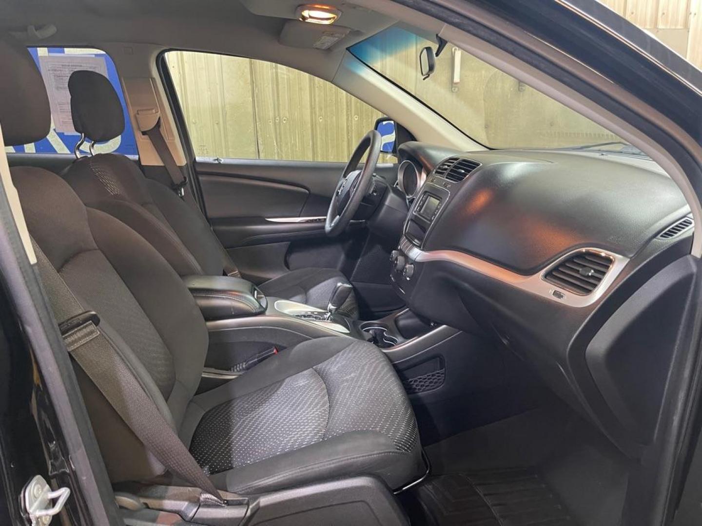 2018 BLACK DODGE JOURNEY SE (3C4PDCAB4JT) with an 2.4L engine, Automatic transmission, located at 2525 S. Cushman, Fairbanks, AK, 99701, (907) 452-5707, 64.824036, -147.712311 - Photo#3