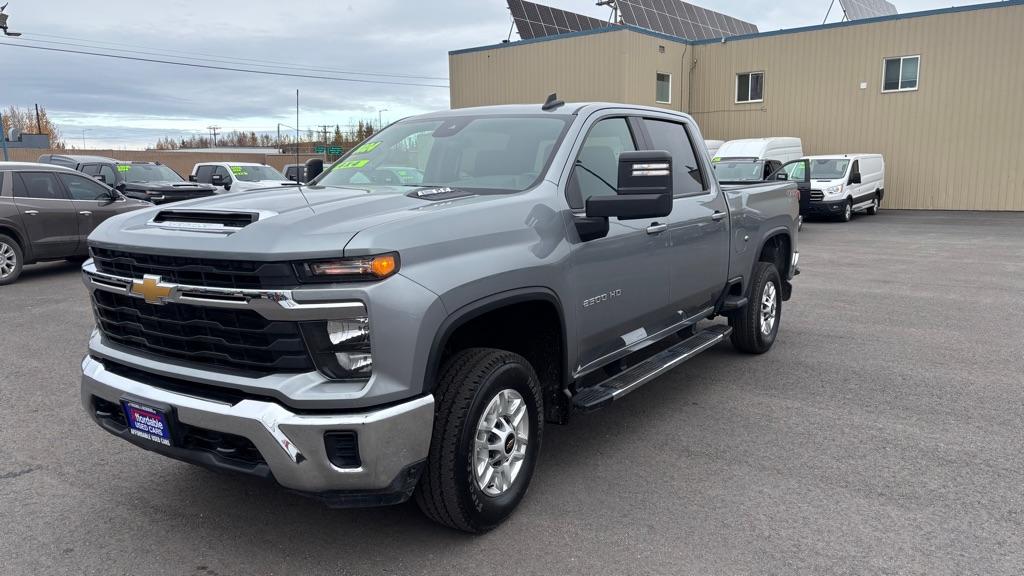 photo of 2024 CHEVROLET SILVERADO 2500 HEAVY DUTY LT