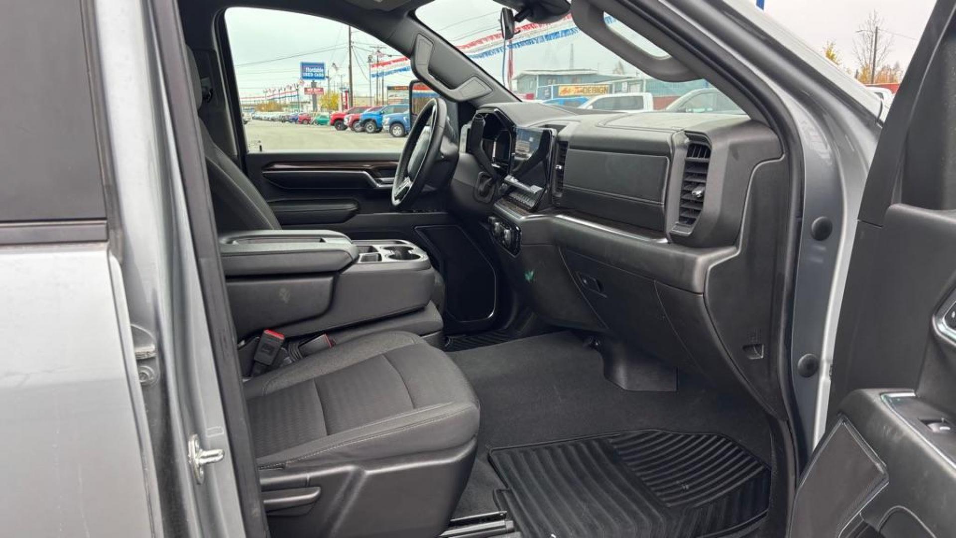 2024 GRAY CHEVROLET SILVERADO 2500 HEAVY DUTY LT (1GC4YNE72RF) with an 6.6L engine, Automatic transmission, located at 2525 S. Cushman, Fairbanks, AK, 99701, (907) 452-5707, 64.824036, -147.712311 - Photo#2