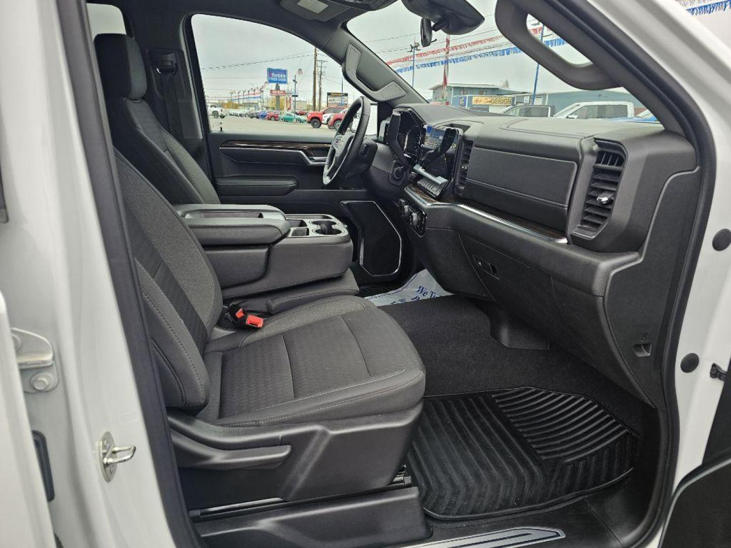 2023 WHITE CHEVROLET SILVERADO 1500 LT (1GCUDDED5PZ) with an 5.3L engine, Automatic transmission, located at 2525 S. Cushman, Fairbanks, AK, 99701, (907) 452-5707, 64.824036, -147.712311 - Photo#2