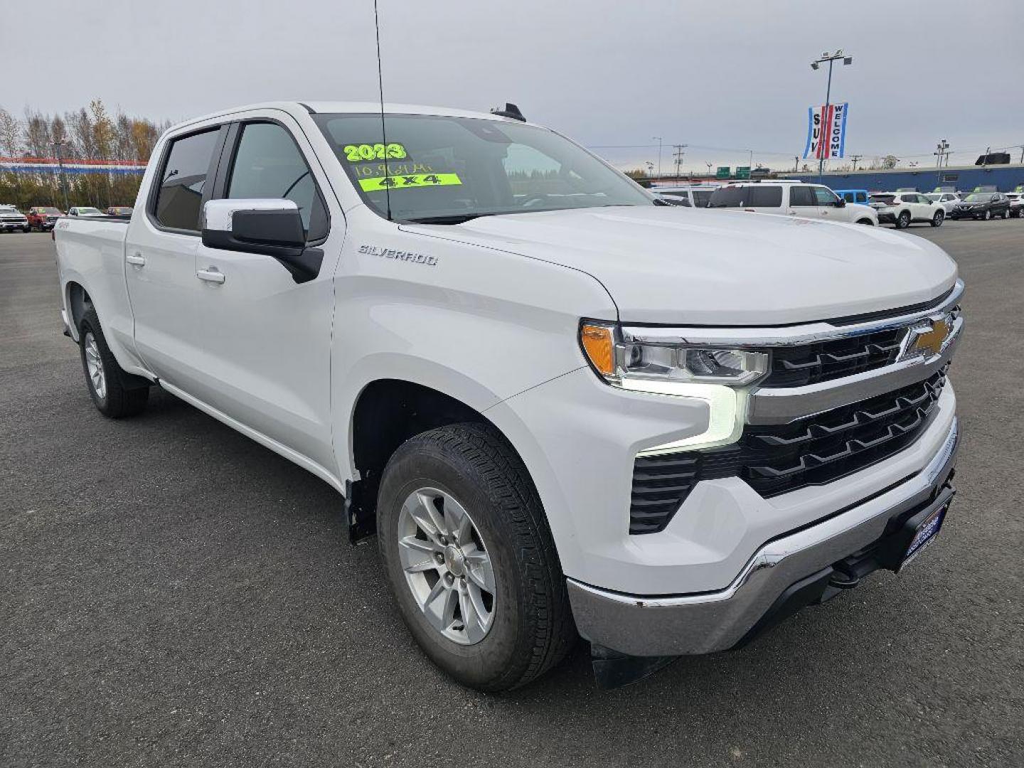 2023 WHITE CHEVROLET SILVERADO 1500 LT (1GCUDDED5PZ) with an 5.3L engine, Automatic transmission, located at 2525 S. Cushman, Fairbanks, AK, 99701, (907) 452-5707, 64.824036, -147.712311 - Photo#3