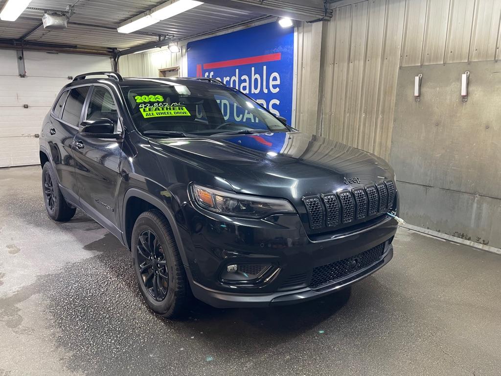 photo of 2023 JEEP CHEROKEE ALTITUDE LUX