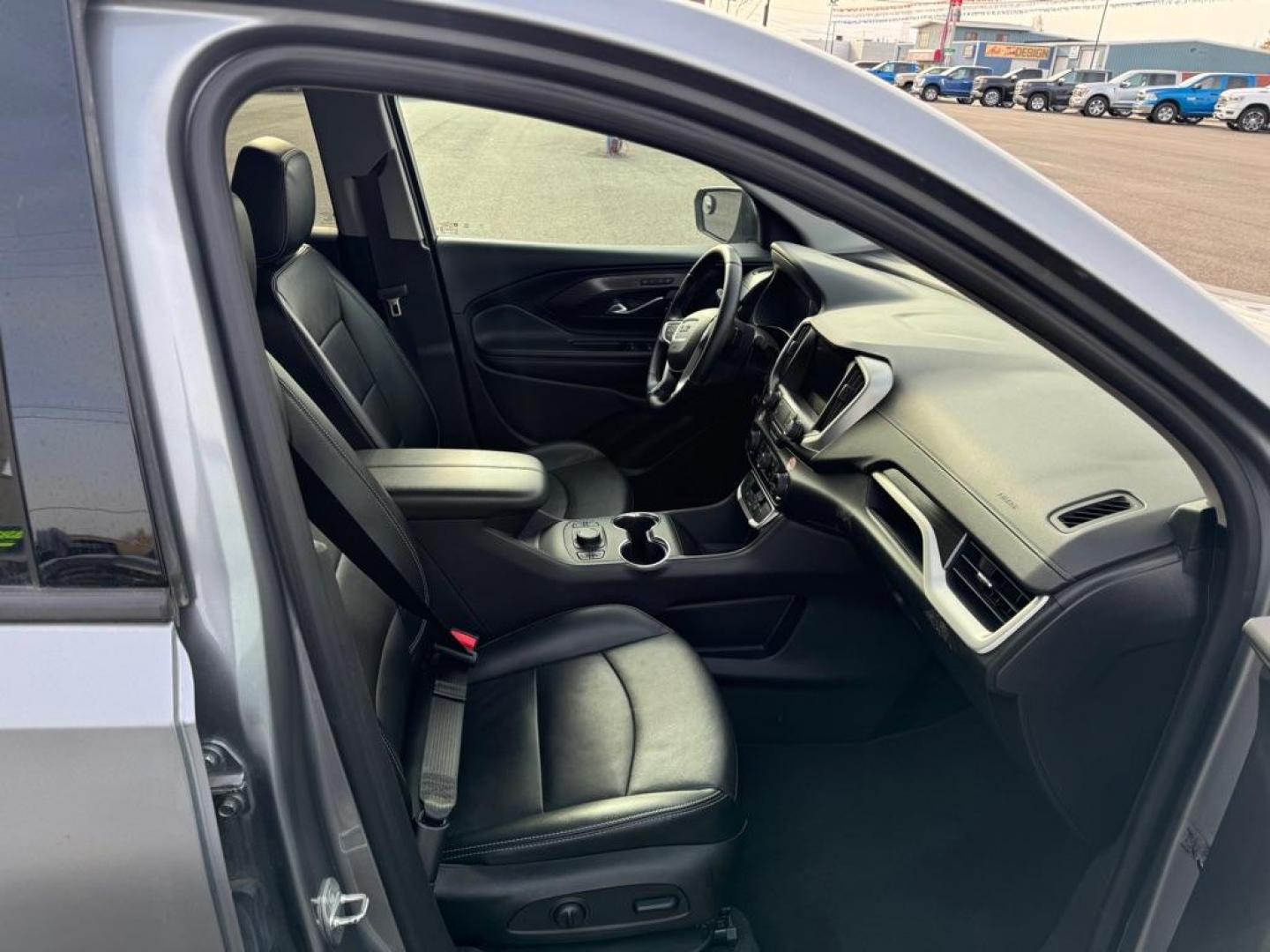 2023 GRAY GMC TERRAIN SLT (3GKALVEG9PL) with an 1.5L engine, Automatic transmission, located at 2525 S. Cushman, Fairbanks, AK, 99701, (907) 452-5707, 64.824036, -147.712311 - Photo#4