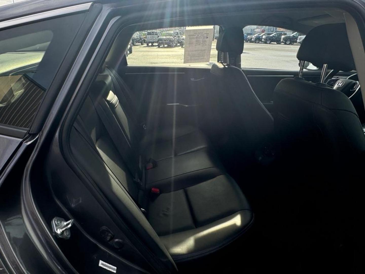 2018 GRAY HONDA CLARITY TOURING (JHMZC5F31JC) with an 1.5L engine, Continuously Variable transmission, located at 2525 S. Cushman, Fairbanks, AK, 99701, (907) 452-5707, 64.824036, -147.712311 - Photo#5