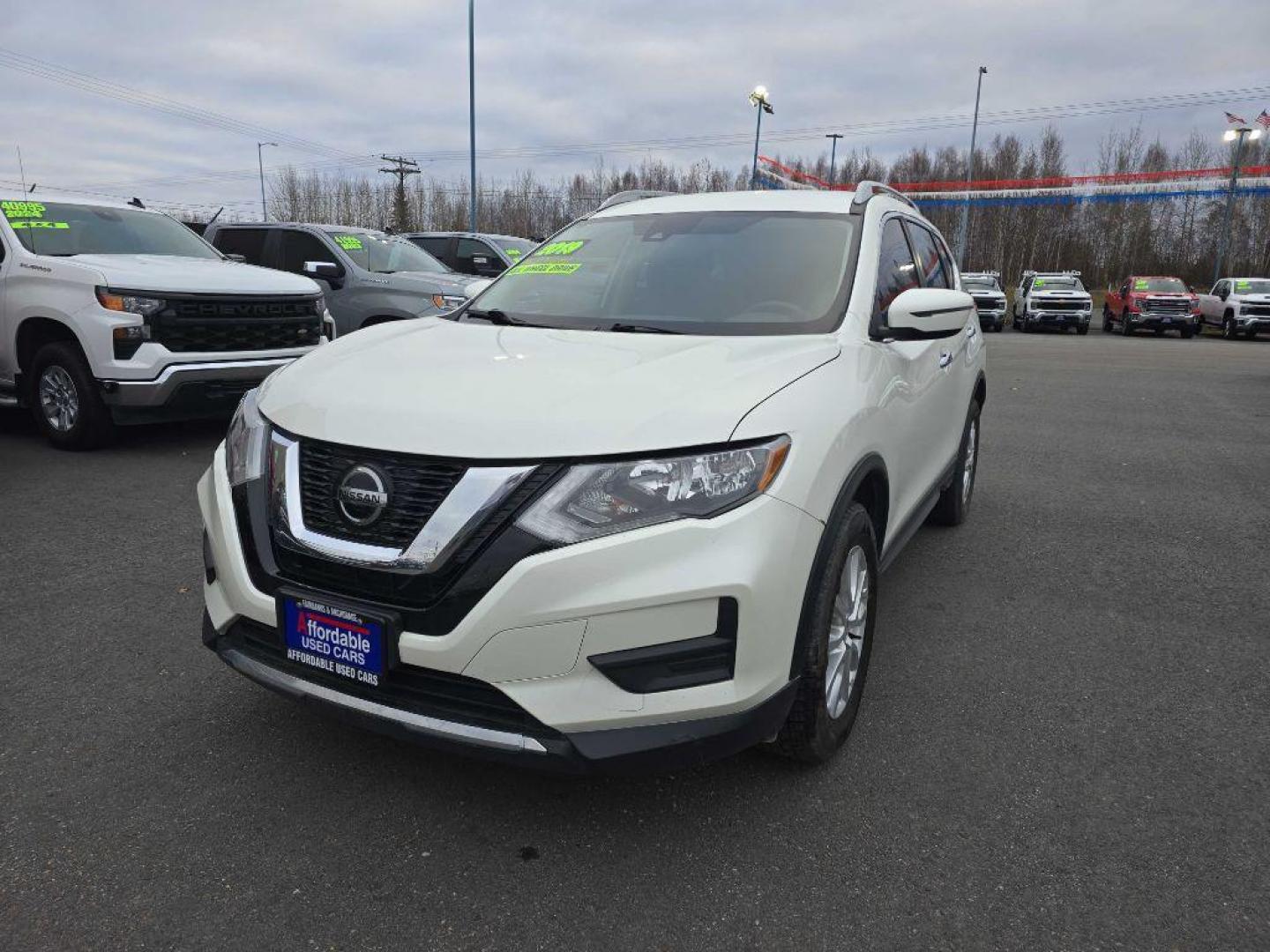 2019 WHITE NISSAN ROGUE S (5N1AT2MV7KC) with an 2.5L engine, Continuously Variable transmission, located at 2525 S. Cushman, Fairbanks, AK, 99701, (907) 452-5707, 64.824036, -147.712311 - Photo#0