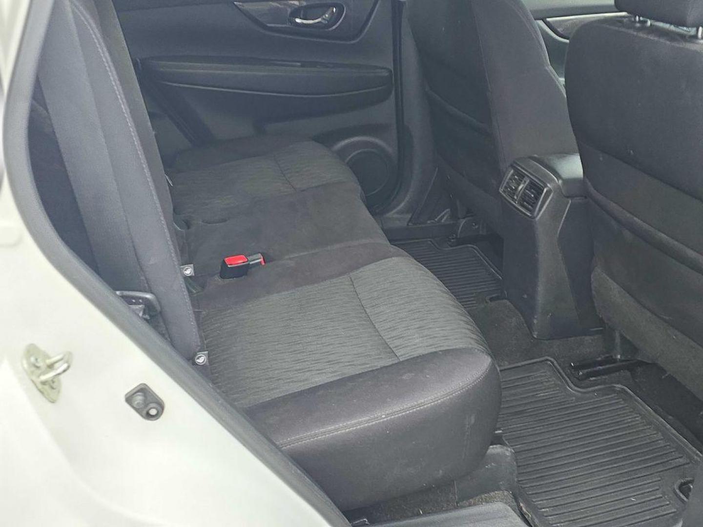 2019 WHITE NISSAN ROGUE S (5N1AT2MV7KC) with an 2.5L engine, Continuously Variable transmission, located at 2525 S. Cushman, Fairbanks, AK, 99701, (907) 452-5707, 64.824036, -147.712311 - Photo#2