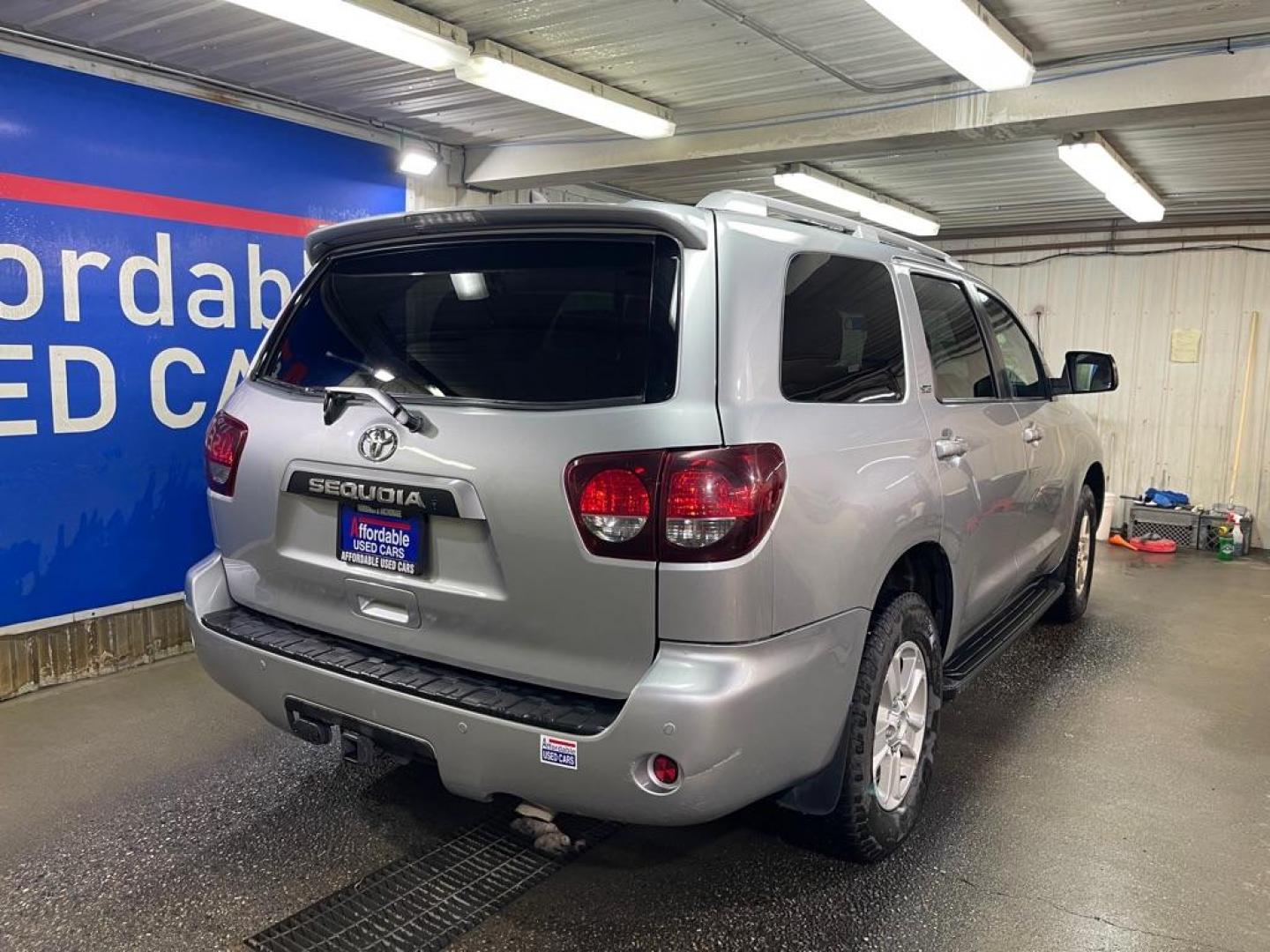 2022 SILVER TOYOTA SEQUOIA SR5 (5TDAY5B19NS) with an 5.7L engine, Automatic transmission, located at 2525 S. Cushman, Fairbanks, AK, 99701, (907) 452-5707, 64.824036, -147.712311 - Photo#2