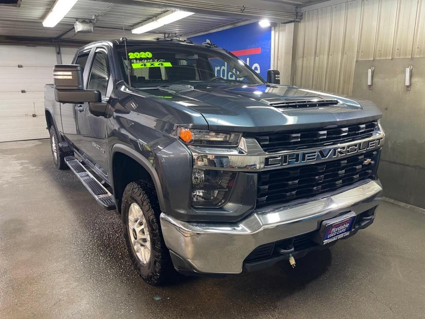 2020 BLUE CHEVROLET SILVERADO 2500 HEAVY DUTY LT (1GC4YNE70LF) with an 6.6L engine, Automatic transmission, located at 2525 S. Cushman, Fairbanks, AK, 99701, (907) 452-5707, 64.824036, -147.712311 - Photo#0