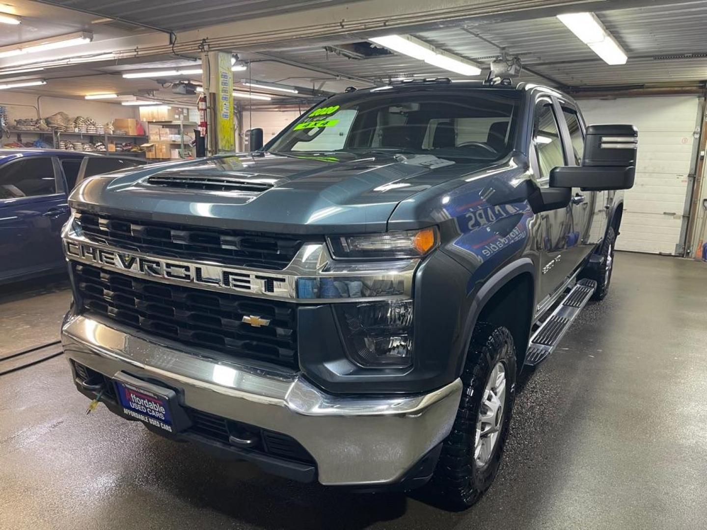 2020 BLUE CHEVROLET SILVERADO 2500 HEAVY DUTY LT (1GC4YNE70LF) with an 6.6L engine, Automatic transmission, located at 2525 S. Cushman, Fairbanks, AK, 99701, (907) 452-5707, 64.824036, -147.712311 - Photo#1