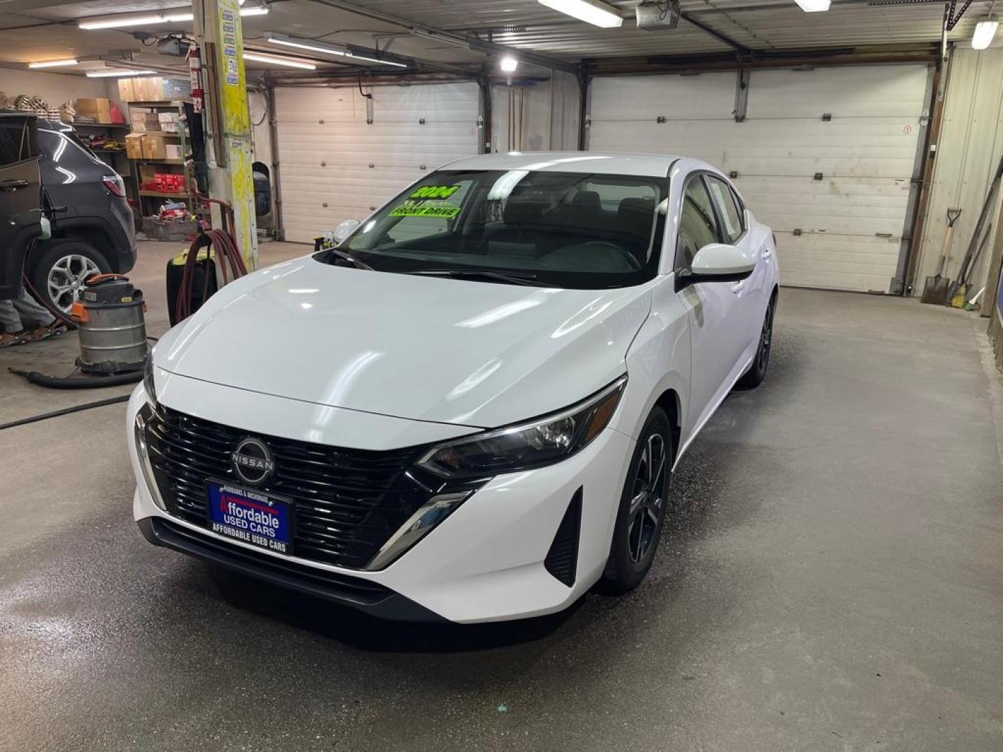 2024 WHITE NISSAN SENTRA SV (3N1AB8CV9RY) with an 2.0L engine, Continuously Variable transmission, located at 2525 S. Cushman, Fairbanks, AK, 99701, (907) 452-5707, 64.824036, -147.712311 - Photo#1