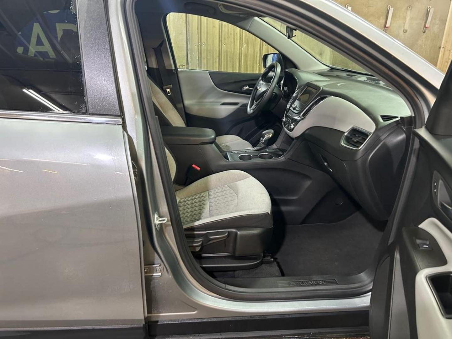 2023 GRAY CHEVROLET EQUINOX LT (3GNAXUEG6PS) with an 1.5L engine, Automatic transmission, located at 2525 S. Cushman, Fairbanks, AK, 99701, (907) 452-5707, 64.824036, -147.712311 - Photo#3