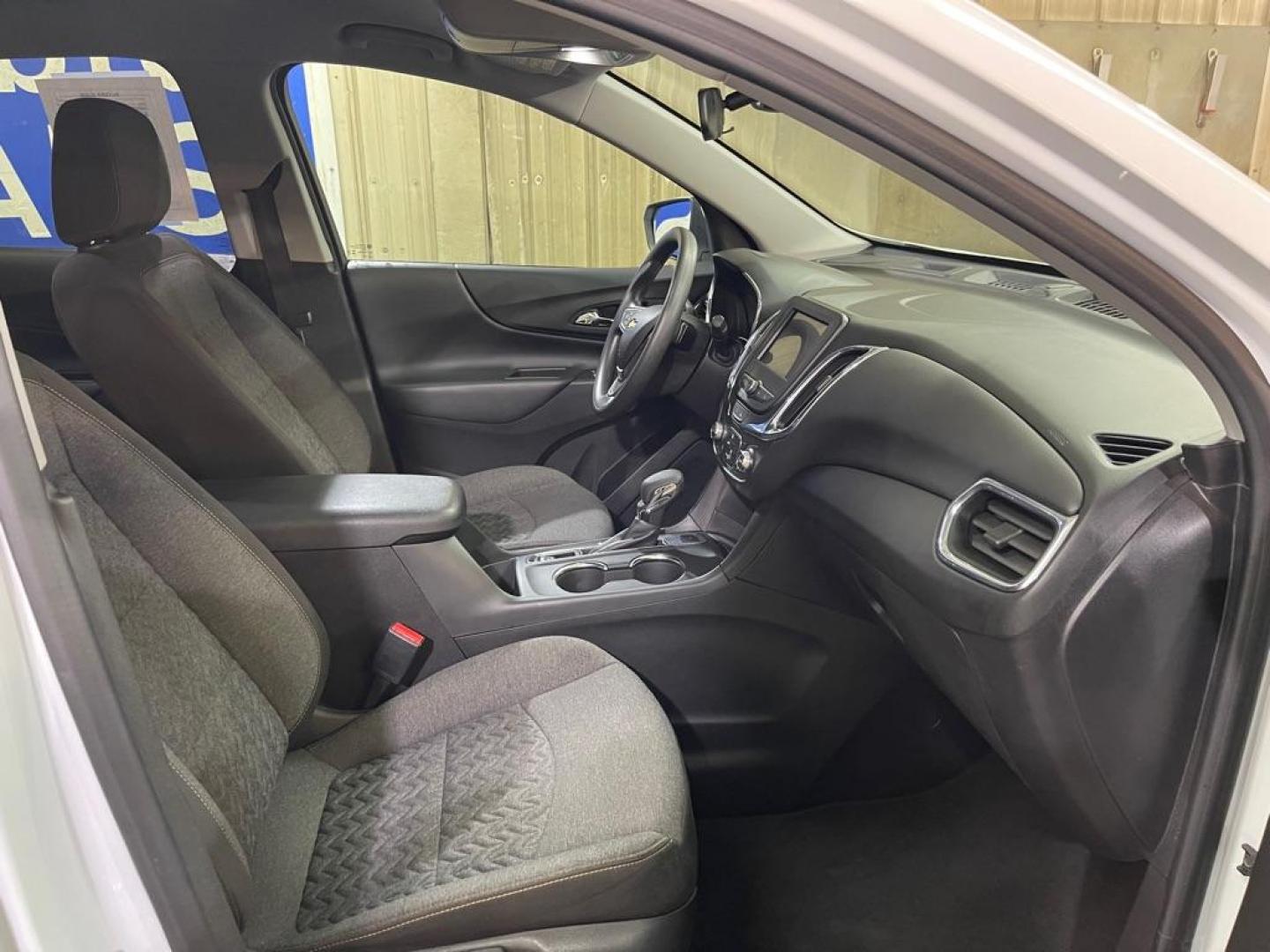 2023 WHITE CHEVROLET EQUINOX LT (3GNAXUEG9PS) with an 1.5L engine, Automatic transmission, located at 2525 S. Cushman, Fairbanks, AK, 99701, (907) 452-5707, 64.824036, -147.712311 - Photo#3