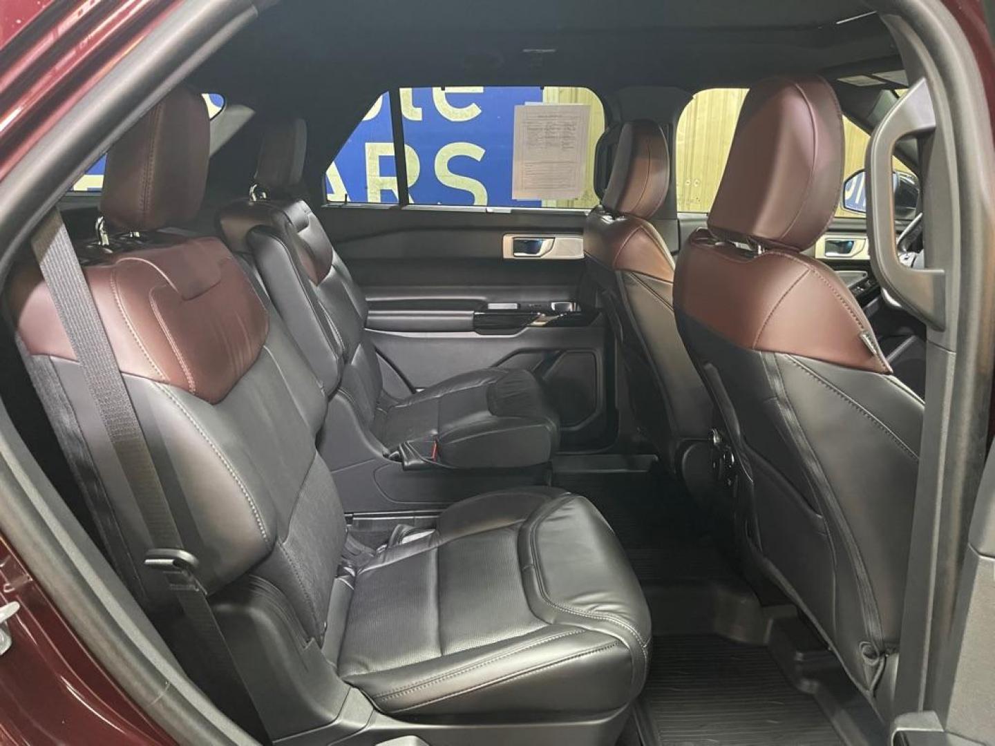 2022 MAROON FORD EXPLORER PLATINUM (1FM5K8HC2NG) with an 3.0L engine, Automatic transmission, located at 2525 S. Cushman, Fairbanks, AK, 99701, (907) 452-5707, 64.824036, -147.712311 - Photo#4