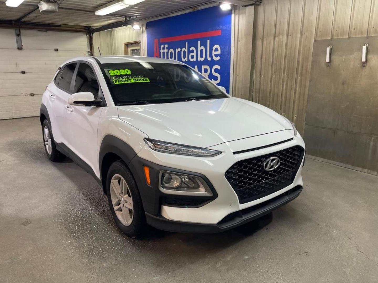 2020 WHITE HYUNDAI KONA SE (KM8K12AA7LU) with an 2.0L engine, Automatic transmission, located at 2525 S. Cushman, Fairbanks, AK, 99701, (907) 452-5707, 64.824036, -147.712311 - Photo#0