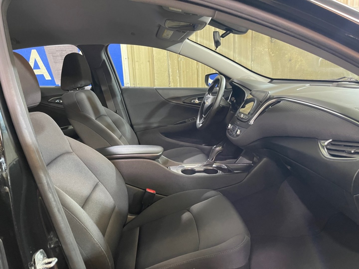 2020 BLACK CHEVROLET MALIBU LT (1G1ZD5ST0LF) with an 1.5L engine, Continuously Variable transmission, located at 2525 S. Cushman, Fairbanks, AK, 99701, (907) 452-5707, 64.824036, -147.712311- Photo#3