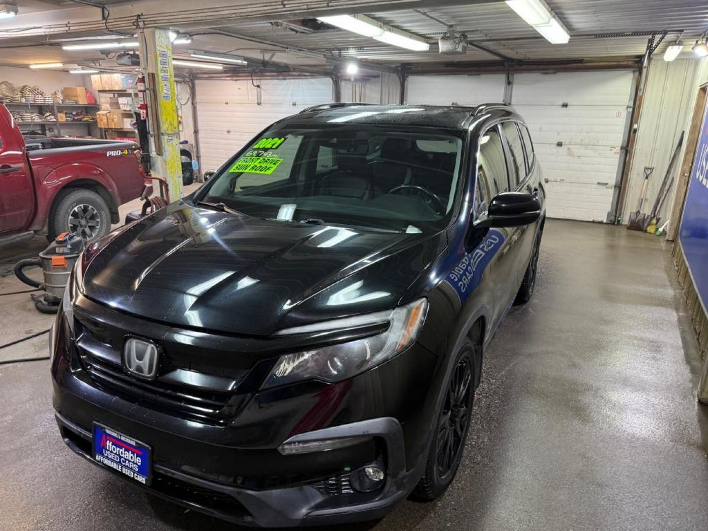 2021 BLACK HONDA PILOT SE (5FNYF5H21MB) with an 3.5L engine, Automatic transmission, located at 2525 S. Cushman, Fairbanks, AK, 99701, (907) 452-5707, 64.824036, -147.712311 - Photo#1