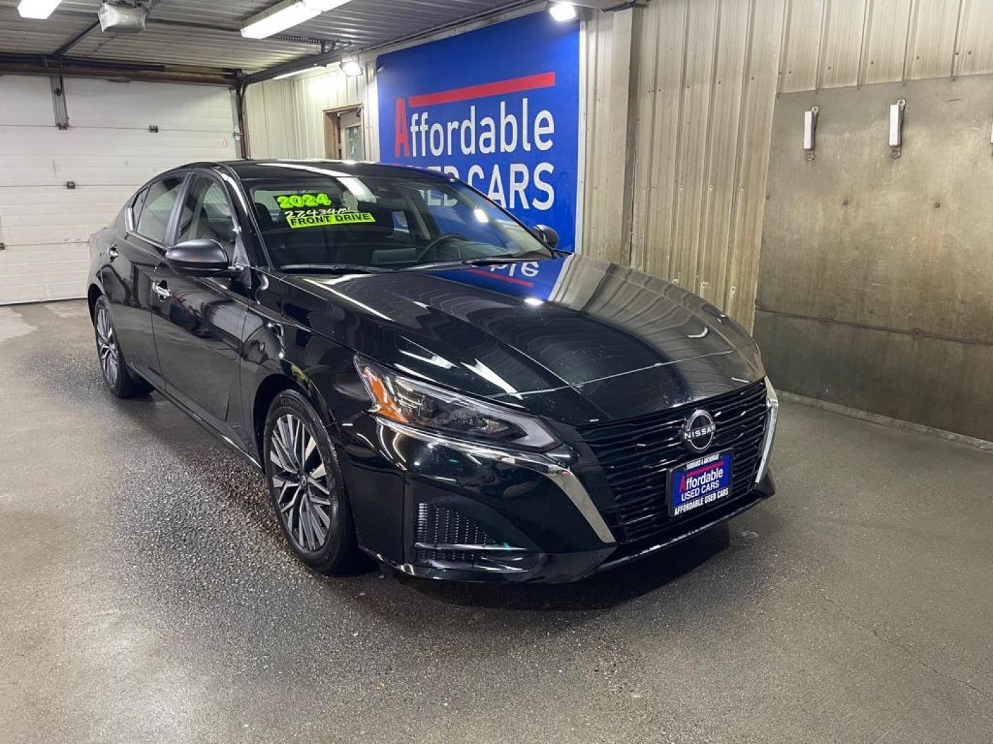 2024 BLACK NISSAN ALTIMA SV (1N4BL4DV8RN) with an 2.5L engine, Continuously Variable transmission, located at 2525 S. Cushman, Fairbanks, AK, 99701, (907) 452-5707, 64.824036, -147.712311 - Photo#0