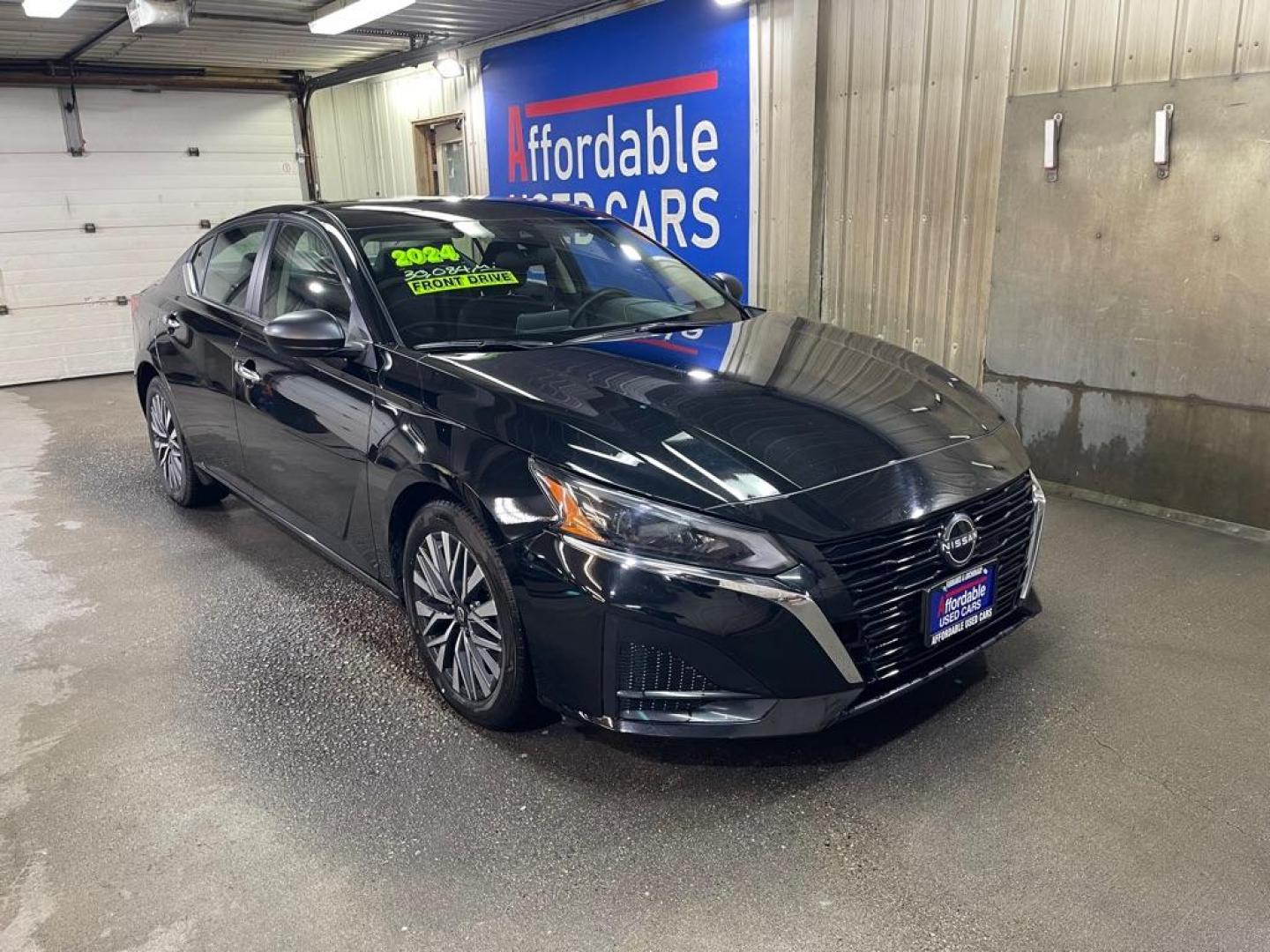 2024 BLACK NISSAN ALTIMA SV (1N4BL4DV8RN) with an 2.5L engine, Continuously Variable transmission, located at 2525 S. Cushman, Fairbanks, AK, 99701, (907) 452-5707, 64.824036, -147.712311 - Photo#0