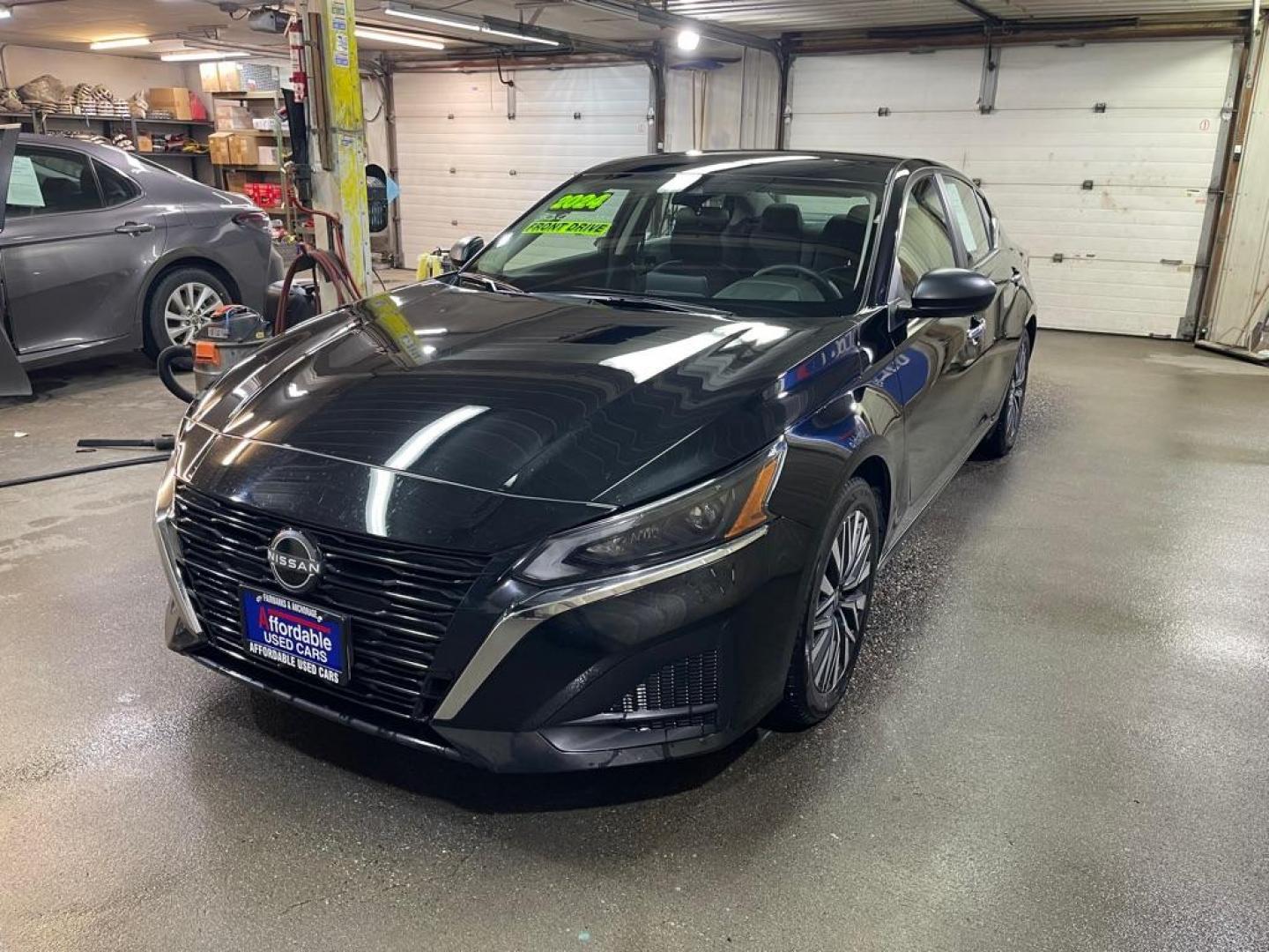 2024 BLACK NISSAN ALTIMA SV (1N4BL4DV8RN) with an 2.5L engine, Continuously Variable transmission, located at 2525 S. Cushman, Fairbanks, AK, 99701, (907) 452-5707, 64.824036, -147.712311 - Photo#1