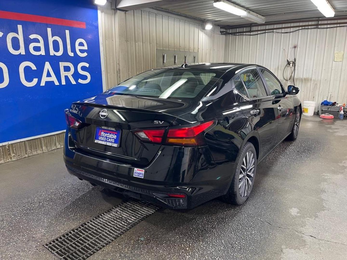 2024 BLACK NISSAN ALTIMA SV (1N4BL4DV8RN) with an 2.5L engine, Continuously Variable transmission, located at 2525 S. Cushman, Fairbanks, AK, 99701, (907) 452-5707, 64.824036, -147.712311 - Photo#2