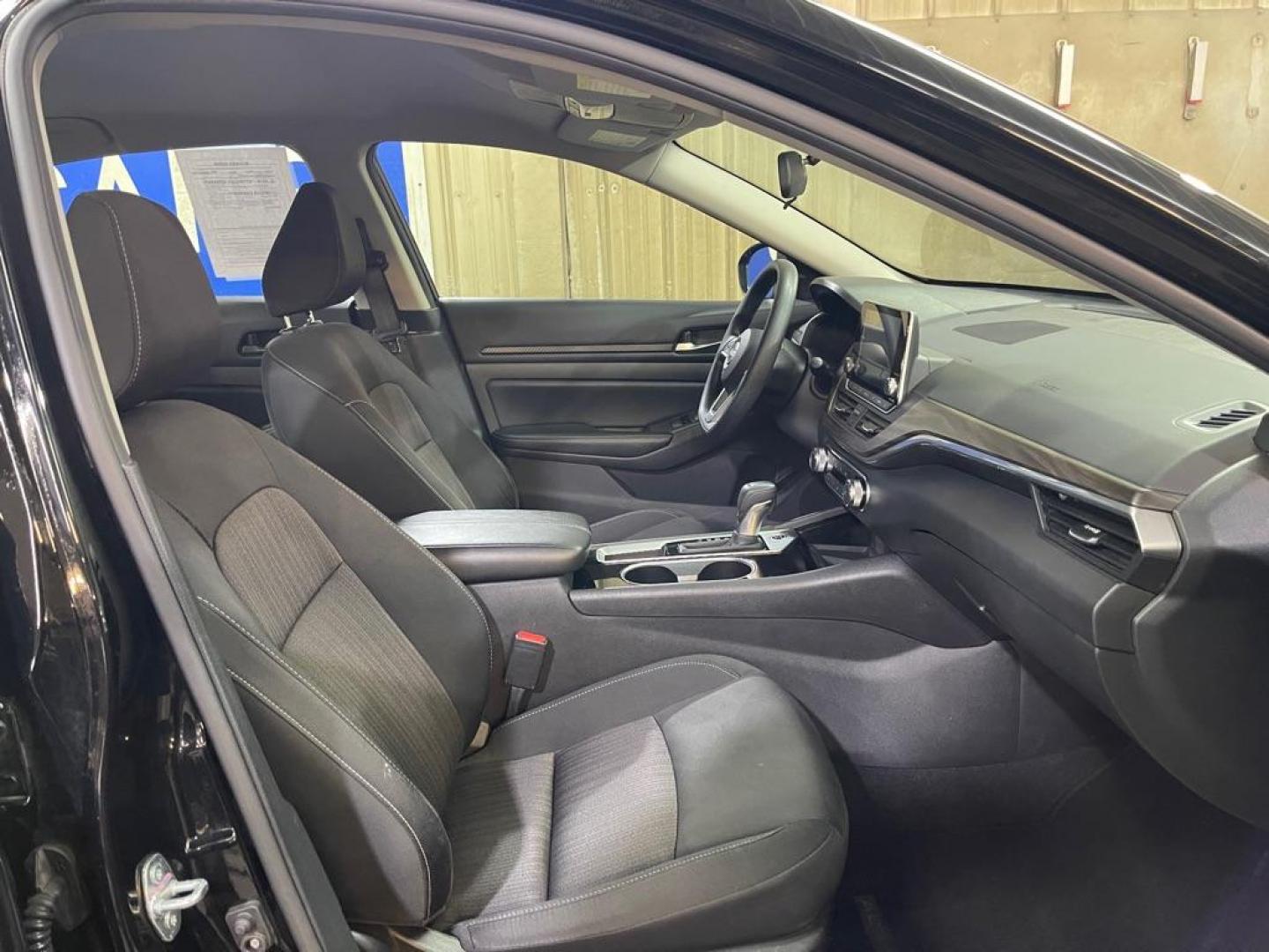 2024 BLACK NISSAN ALTIMA SV (1N4BL4DV8RN) with an 2.5L engine, Continuously Variable transmission, located at 2525 S. Cushman, Fairbanks, AK, 99701, (907) 452-5707, 64.824036, -147.712311 - Photo#3