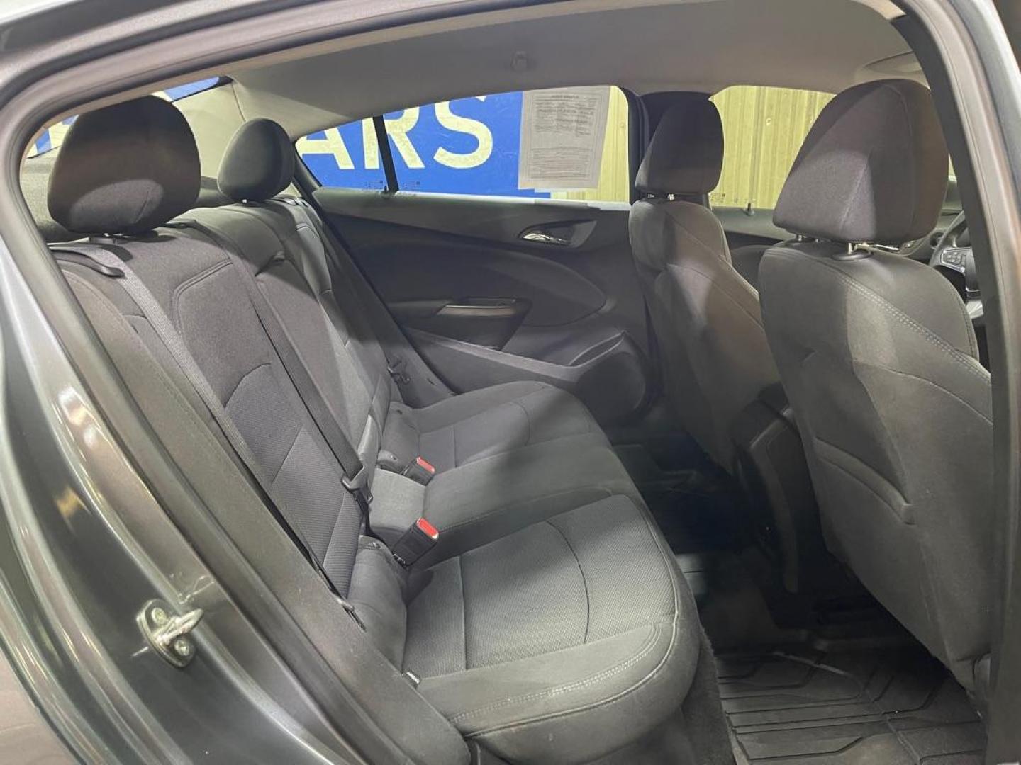 2018 GREY CHEVROLET CRUZE LT (1G1BE5SM9J7) with an 1.4L engine, Automatic transmission, located at 2525 S. Cushman, Fairbanks, AK, 99701, (907) 452-5707, 64.824036, -147.712311 - Photo#4