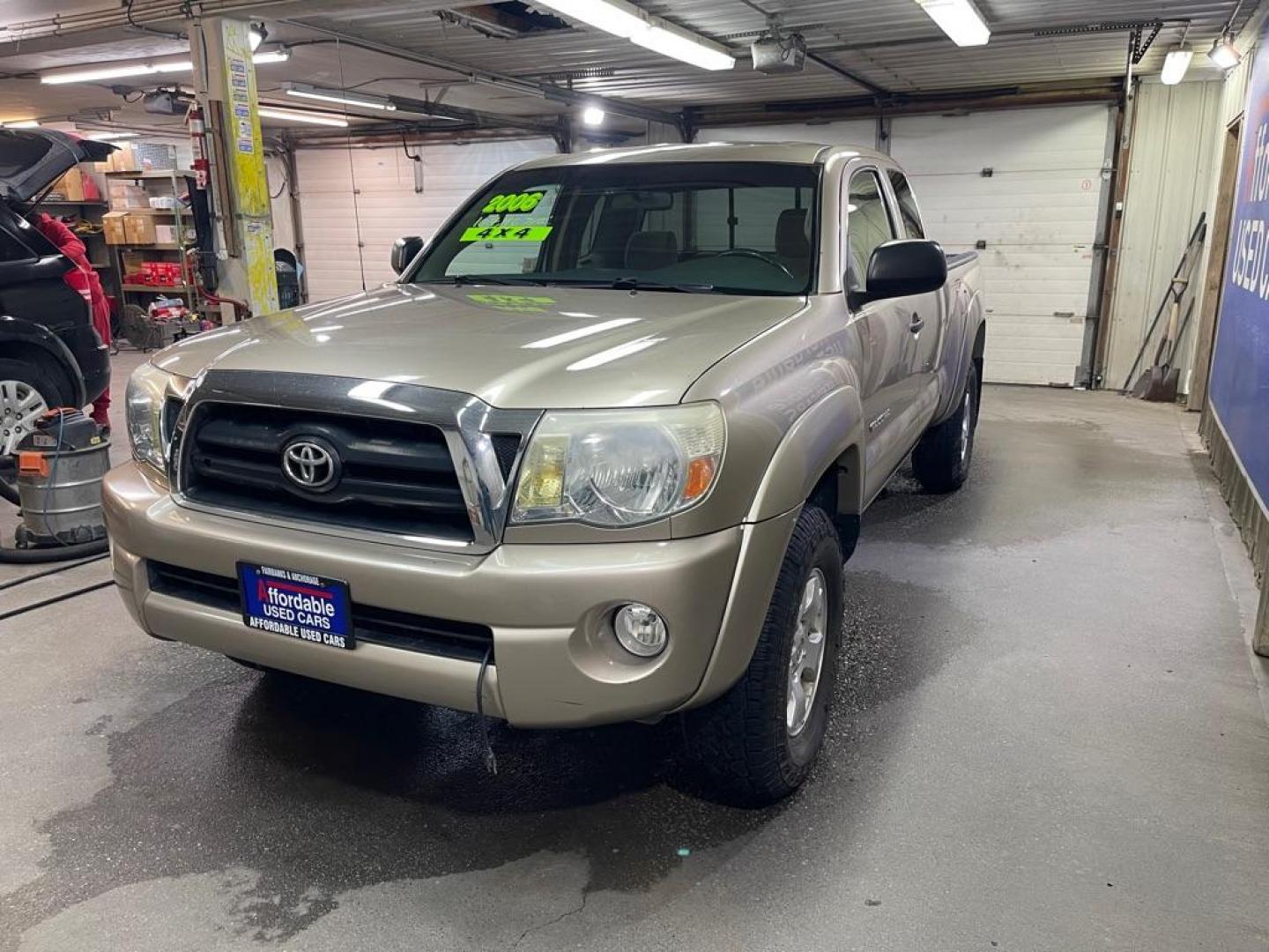 2006 TAN TOYOTA TACOMA ACCESS CAB (5TEUU42N06Z) with an 4.0L engine, Automatic transmission, located at 2525 S. Cushman, Fairbanks, AK, 99701, (907) 452-5707, 64.824036, -147.712311 - Photo#1