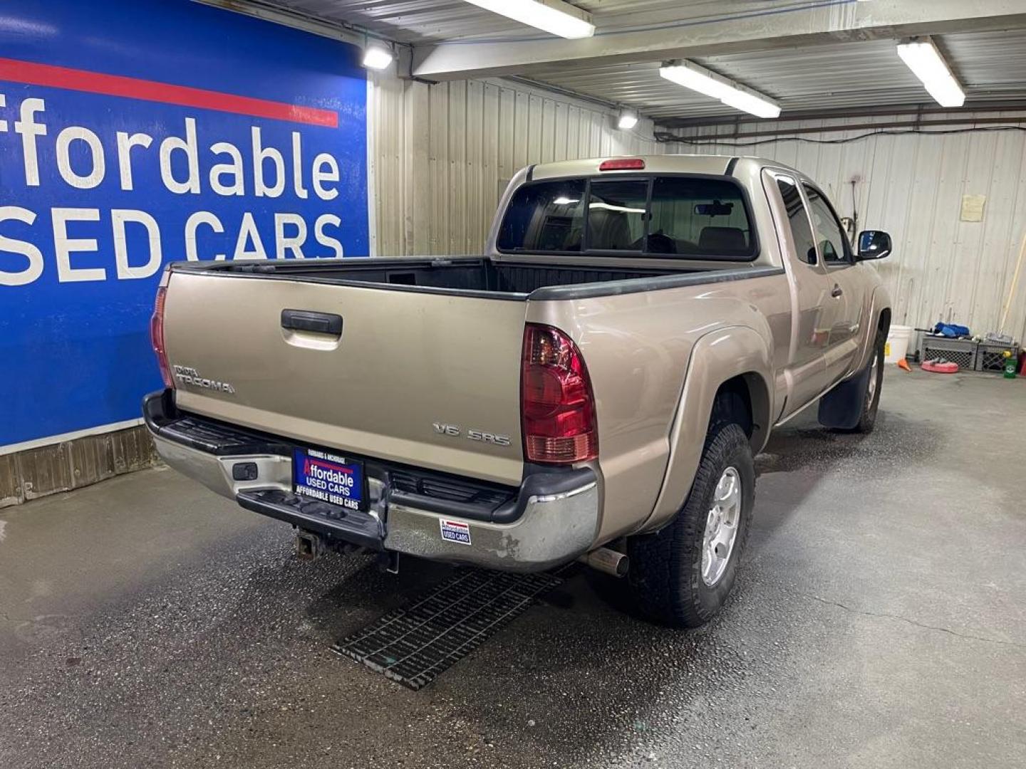 2006 TAN TOYOTA TACOMA ACCESS CAB (5TEUU42N06Z) with an 4.0L engine, Automatic transmission, located at 2525 S. Cushman, Fairbanks, AK, 99701, (907) 452-5707, 64.824036, -147.712311 - Photo#2