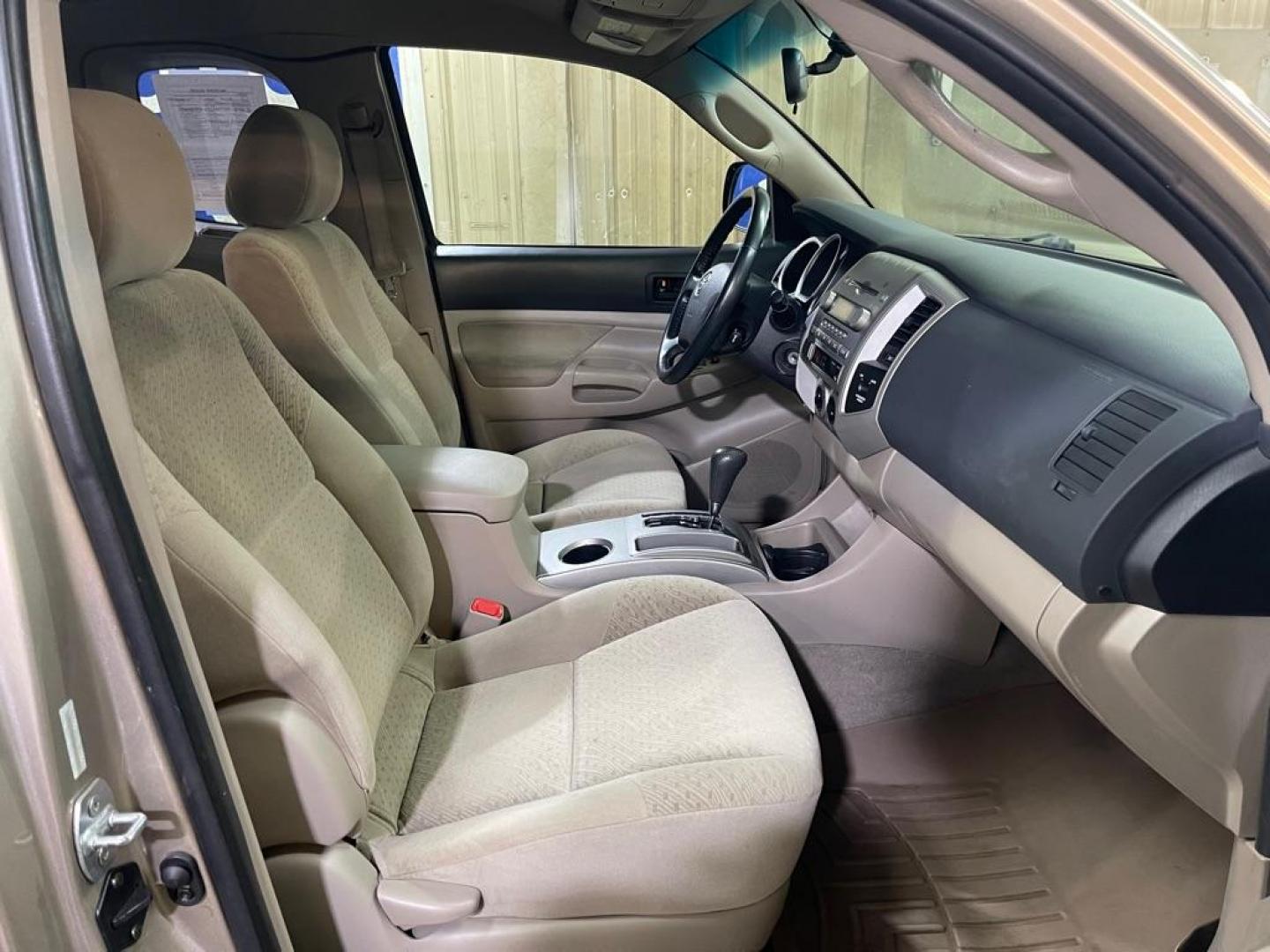 2006 TAN TOYOTA TACOMA ACCESS CAB (5TEUU42N06Z) with an 4.0L engine, Automatic transmission, located at 2525 S. Cushman, Fairbanks, AK, 99701, (907) 452-5707, 64.824036, -147.712311 - Photo#3