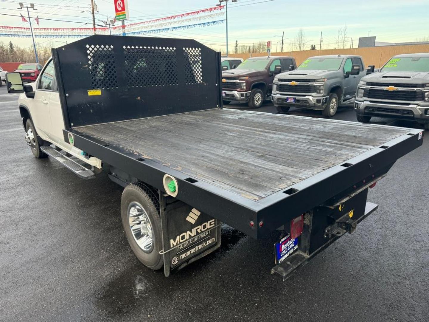 2024 WHITE CHEVROLET SILVERADO 3500 LT (1GB4YTEYXRF) with an 6.6L engine, Automatic transmission, located at 2525 S. Cushman, Fairbanks, AK, 99701, (907) 452-5707, 64.824036, -147.712311 - Photo#3