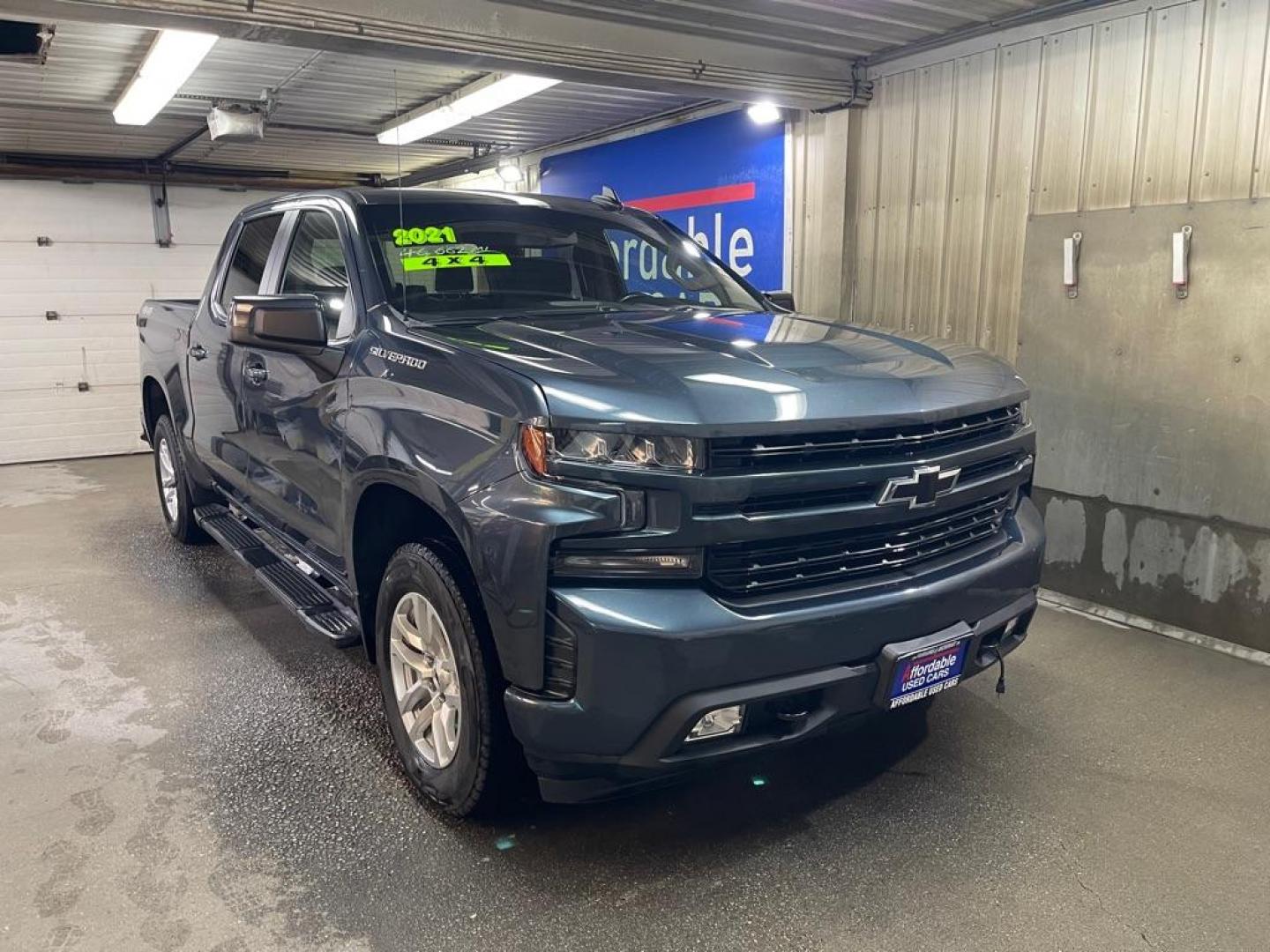 2021 GRAY CHEVROLET SILVERADO 1500 RST (1GCPYEEK9MZ) with an 2.7L engine, Automatic transmission, located at 2525 S. Cushman, Fairbanks, AK, 99701, (907) 452-5707, 64.824036, -147.712311 - Photo#0