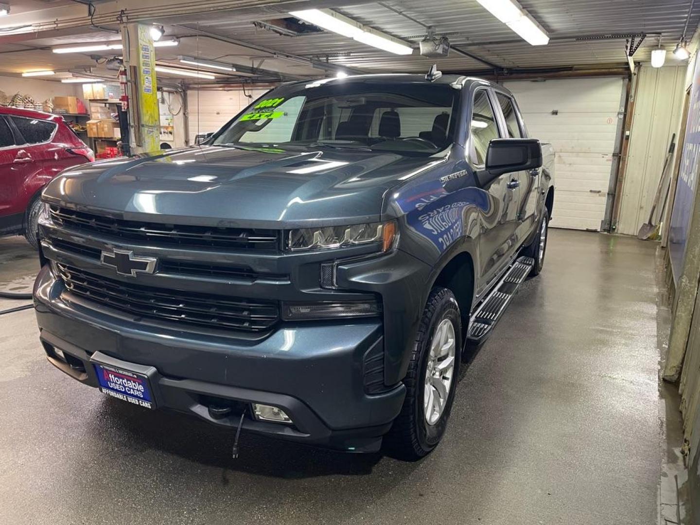 2021 GRAY CHEVROLET SILVERADO 1500 RST (1GCPYEEK9MZ) with an 2.7L engine, Automatic transmission, located at 2525 S. Cushman, Fairbanks, AK, 99701, (907) 452-5707, 64.824036, -147.712311 - Photo#1
