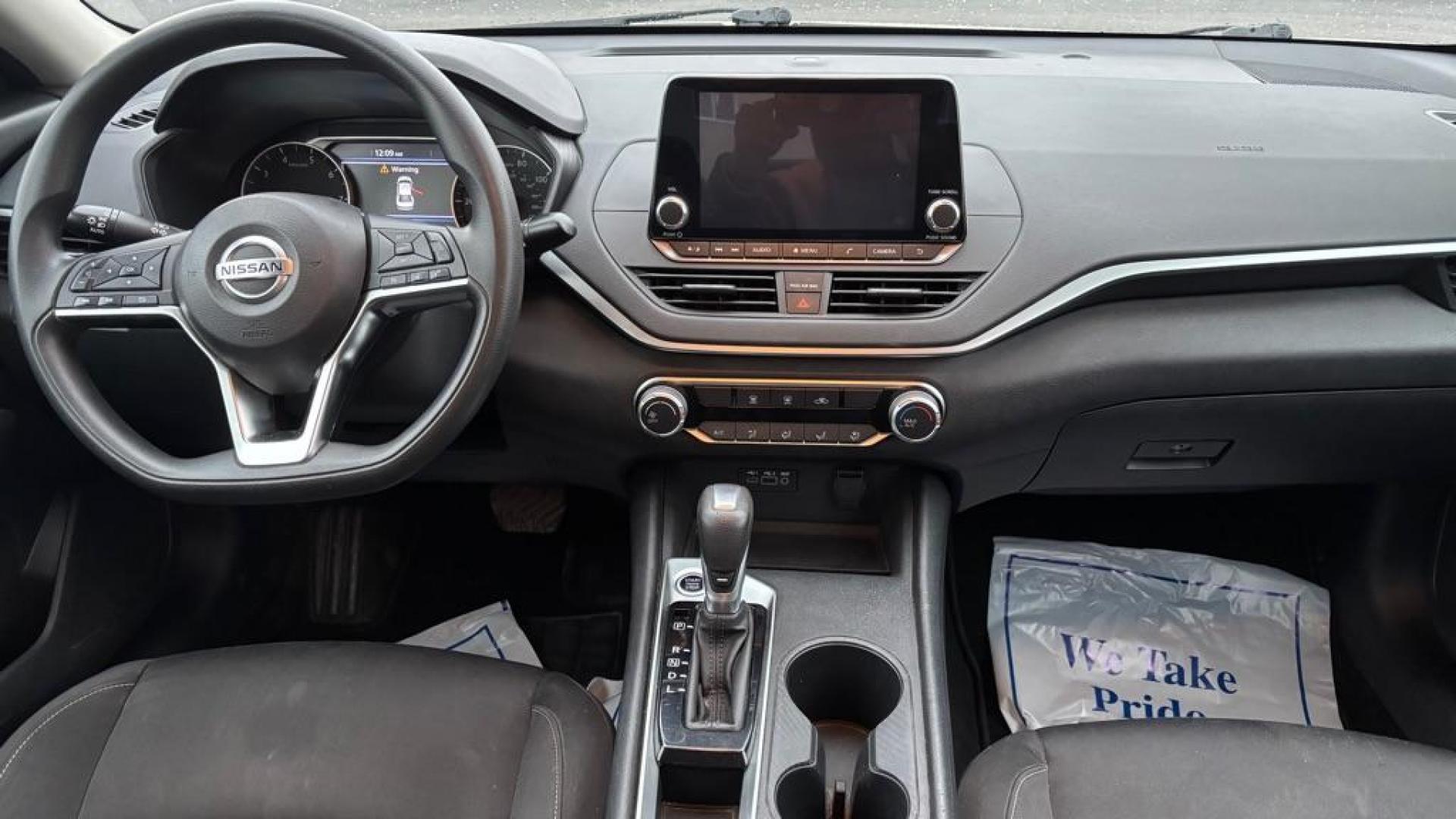 2019 WHITE NISSAN ALTIMA S (1N4BL4BV3KC) with an 2.5L engine, Continuously Variable transmission, located at 2525 S. Cushman, Fairbanks, AK, 99701, (907) 452-5707, 64.824036, -147.712311 - Photo#3