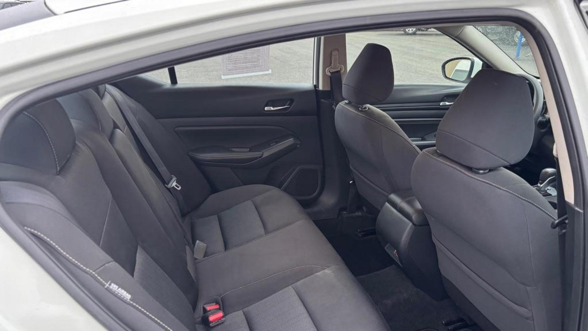 2019 WHITE NISSAN ALTIMA S (1N4BL4BV3KC) with an 2.5L engine, Continuously Variable transmission, located at 2525 S. Cushman, Fairbanks, AK, 99701, (907) 452-5707, 64.824036, -147.712311 - Photo#4