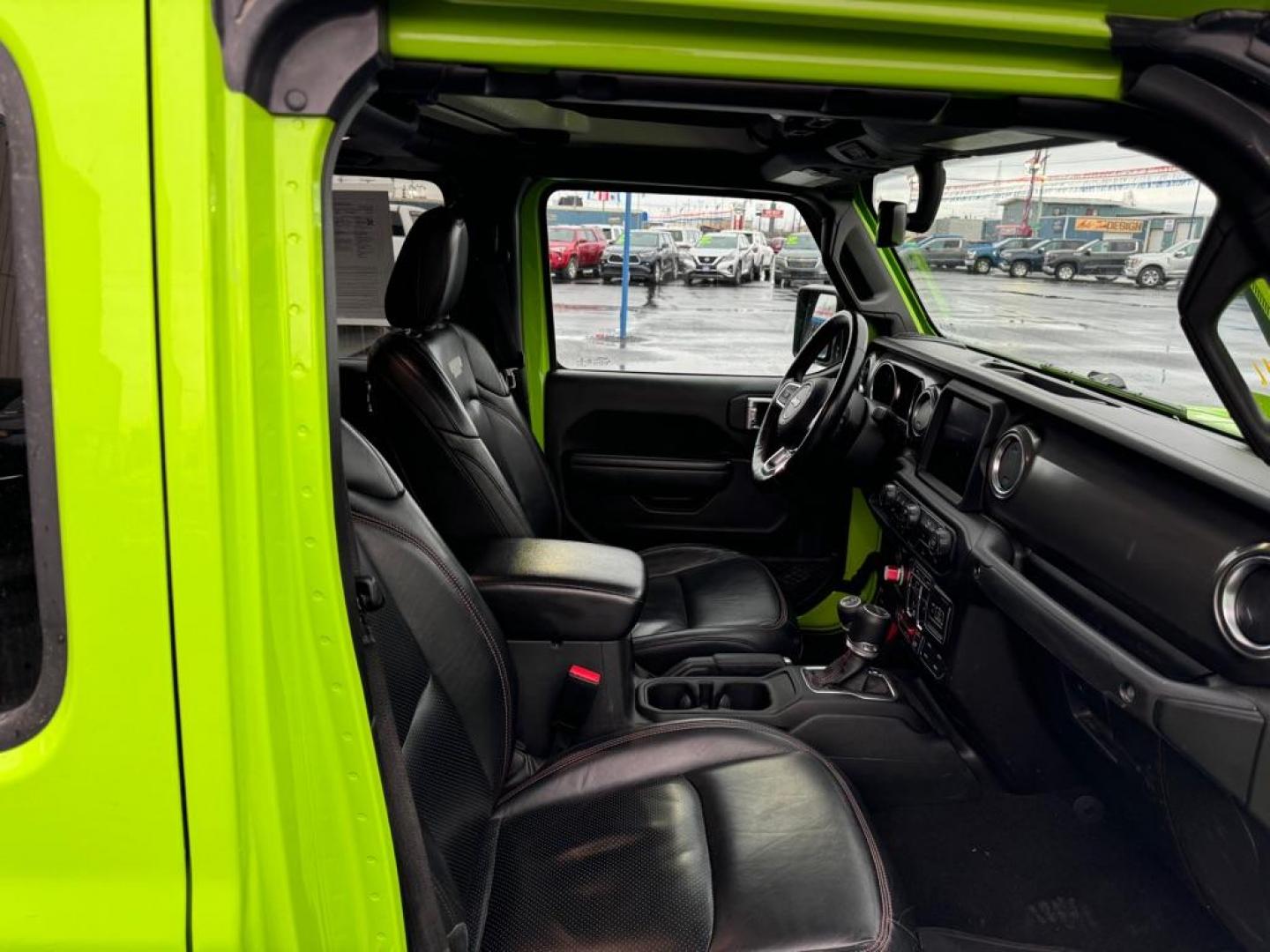 2021 GREEN JEEP GLADIATOR RUBICON (1C6JJTBG7ML) with an 3.6L engine, Automatic transmission, located at 2525 S. Cushman, Fairbanks, AK, 99701, (907) 452-5707, 64.824036, -147.712311 - Photo#4