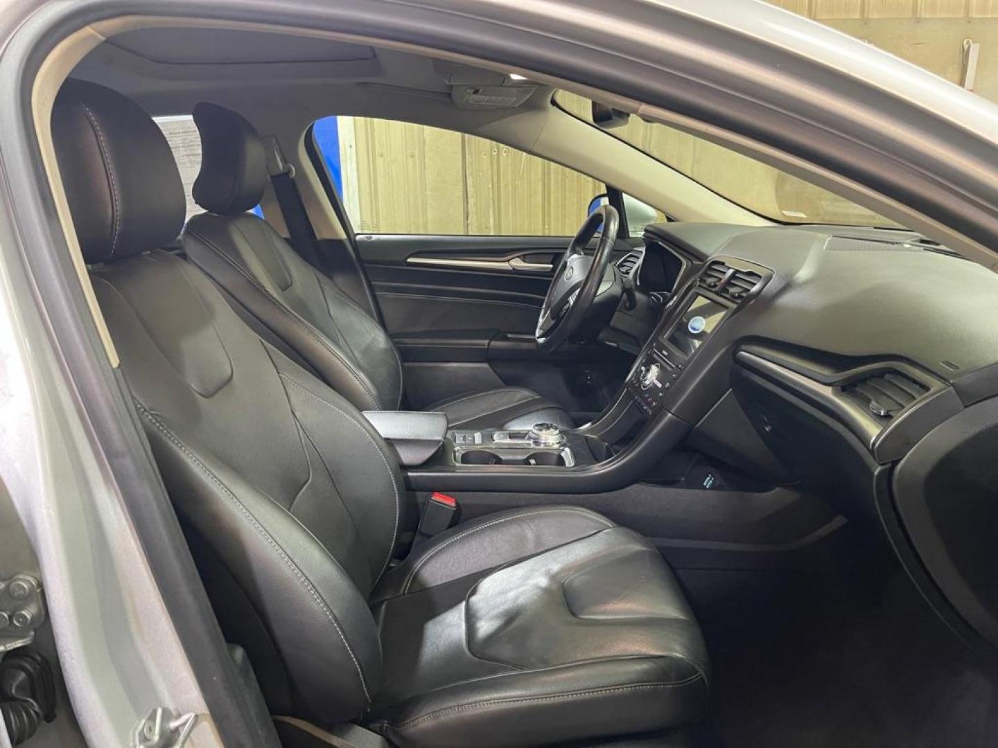 2019 SILVER FORD FUSION TITANIUM (3FA6P0RU3KR) with an 2.0L engine, Continuously Variable transmission, located at 2525 S. Cushman, Fairbanks, AK, 99701, (907) 452-5707, 64.824036, -147.712311 - Photo#3