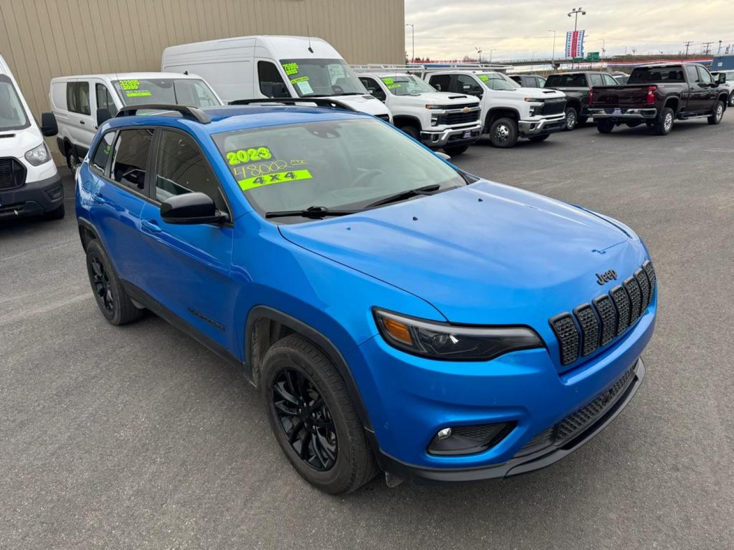 2023 BLUE JEEP CHEROKEE ALTITUDE LUX (1C4PJMMB8PD) with an 2.4L engine, Automatic transmission, located at 2525 S. Cushman, Fairbanks, AK, 99701, (907) 452-5707, 64.824036, -147.712311 - Photo#0
