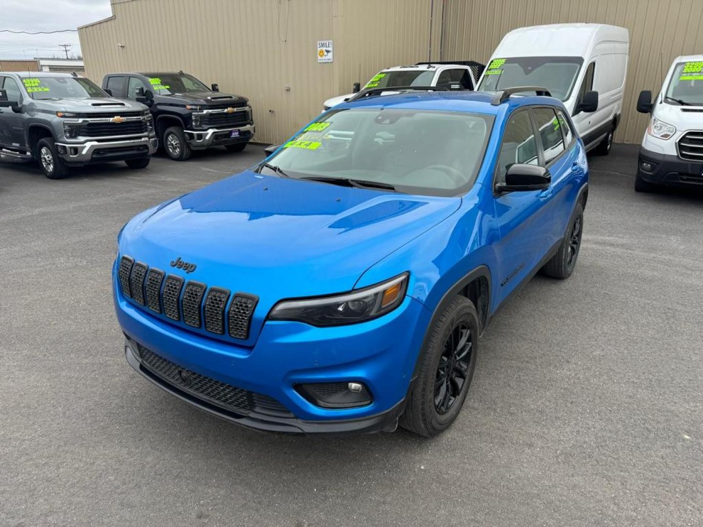 2023 BLUE JEEP CHEROKEE ALTITUDE LUX (1C4PJMMB8PD) with an 2.4L engine, Automatic transmission, located at 2525 S. Cushman, Fairbanks, AK, 99701, (907) 452-5707, 64.824036, -147.712311 - Photo#1
