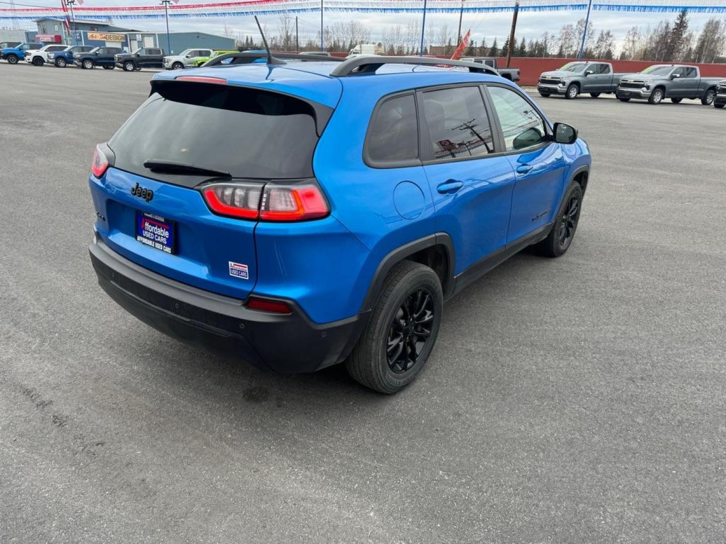 2023 BLUE JEEP CHEROKEE ALTITUDE LUX (1C4PJMMB8PD) with an 2.4L engine, Automatic transmission, located at 2525 S. Cushman, Fairbanks, AK, 99701, (907) 452-5707, 64.824036, -147.712311 - Photo#2