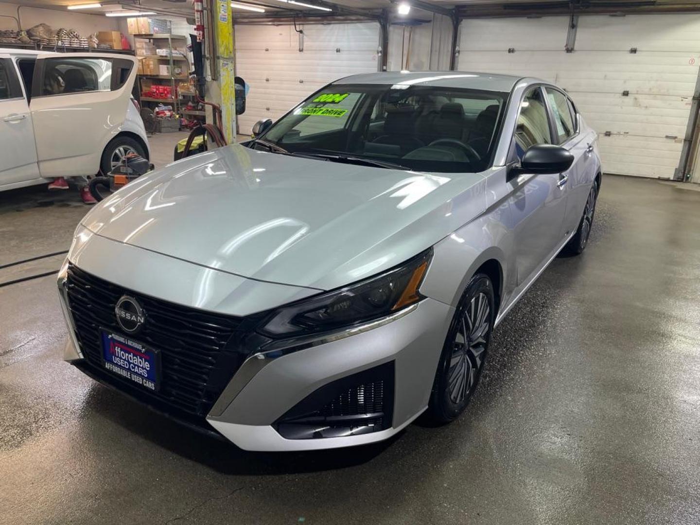2024 SILVER NISSAN ALTIMA SV (1N4BL4DVXRN) with an 2.5L engine, Continuously Variable transmission, located at 2525 S. Cushman, Fairbanks, AK, 99701, (907) 452-5707, 64.824036, -147.712311 - Photo#1