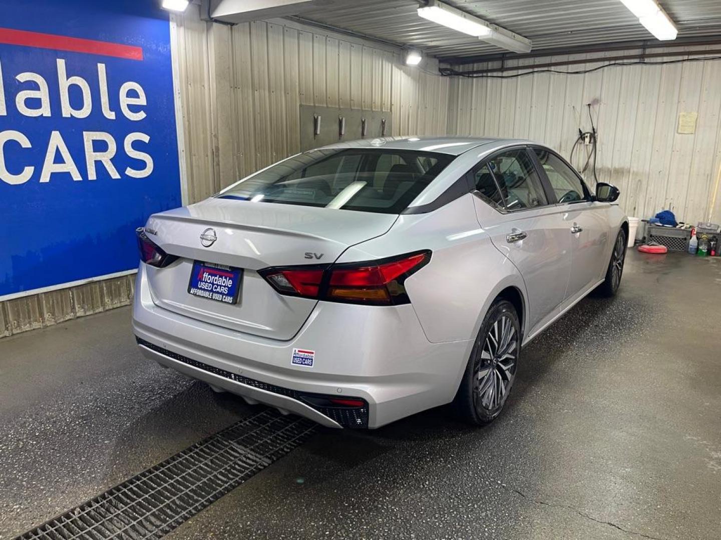 2024 SILVER NISSAN ALTIMA SV (1N4BL4DVXRN) with an 2.5L engine, Continuously Variable transmission, located at 2525 S. Cushman, Fairbanks, AK, 99701, (907) 452-5707, 64.824036, -147.712311 - Photo#2