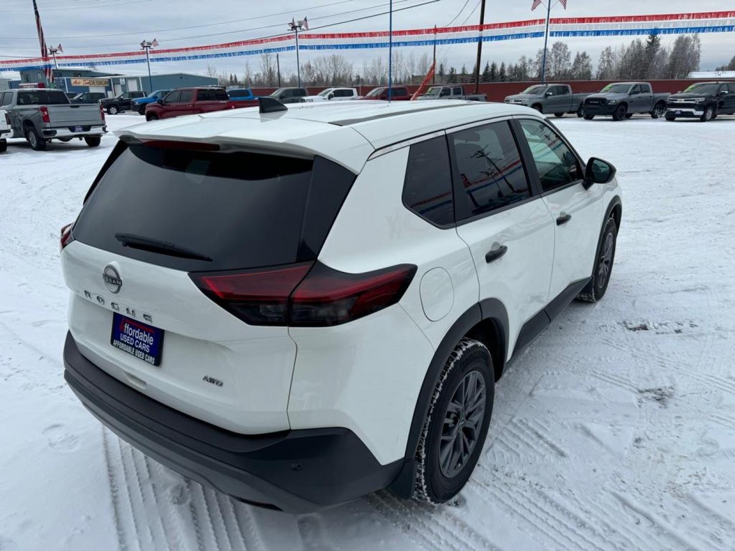 2023 WHITE NISSAN ROGUE S (5N1BT3AB2PC) with an 1.5L engine, Continuously Variable transmission, located at 2525 S. Cushman, Fairbanks, AK, 99701, (907) 452-5707, 64.824036, -147.712311 - Photo#2