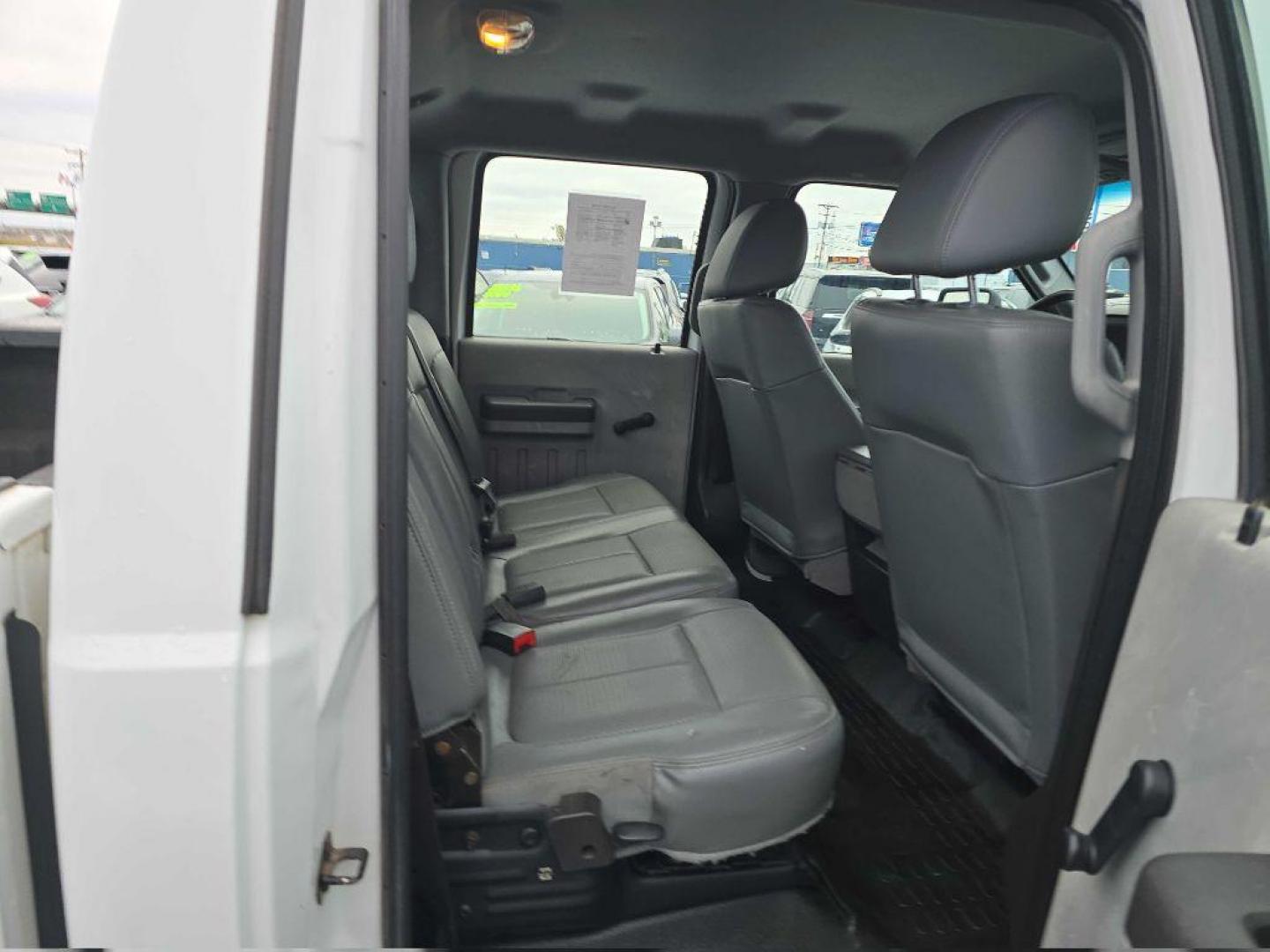 2015 WHITE FORD F250 SUPER DUTY (1FT7W2B65FE) with an 6.2L engine, Automatic transmission, located at 2525 S. Cushman, Fairbanks, AK, 99701, (907) 452-5707, 64.824036, -147.712311 - Photo#4