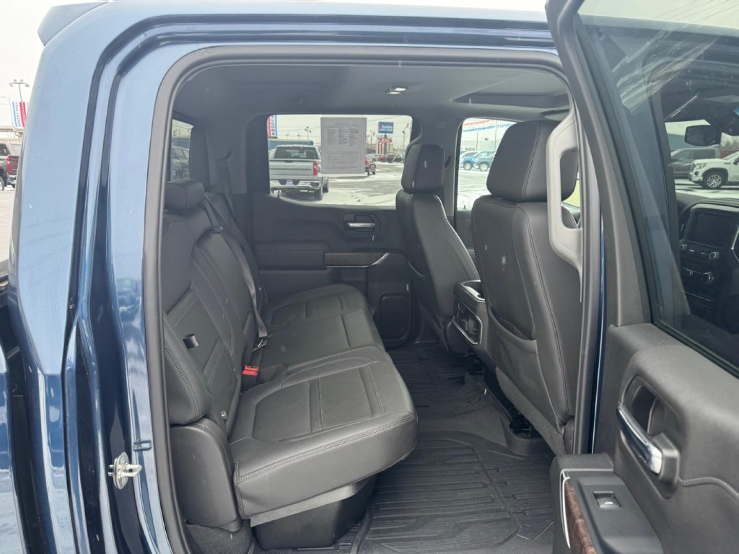 2019 BLUE GMC SIERRA DENALI 1500 DENALI (1GTU9FED4KZ) with an 5.3L engine, Automatic transmission, located at 2525 S. Cushman, Fairbanks, AK, 99701, (907) 452-5707, 64.824036, -147.712311- Photo#5