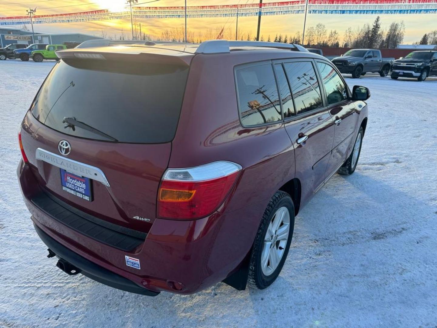 2010 RED TOYOTA HIGHLANDER LIMITED (JTEDK3EH1A2) with an 3.5L engine, Automatic transmission, located at 2525 S. Cushman, Fairbanks, AK, 99701, (907) 452-5707, 64.824036, -147.712311 - Photo#2