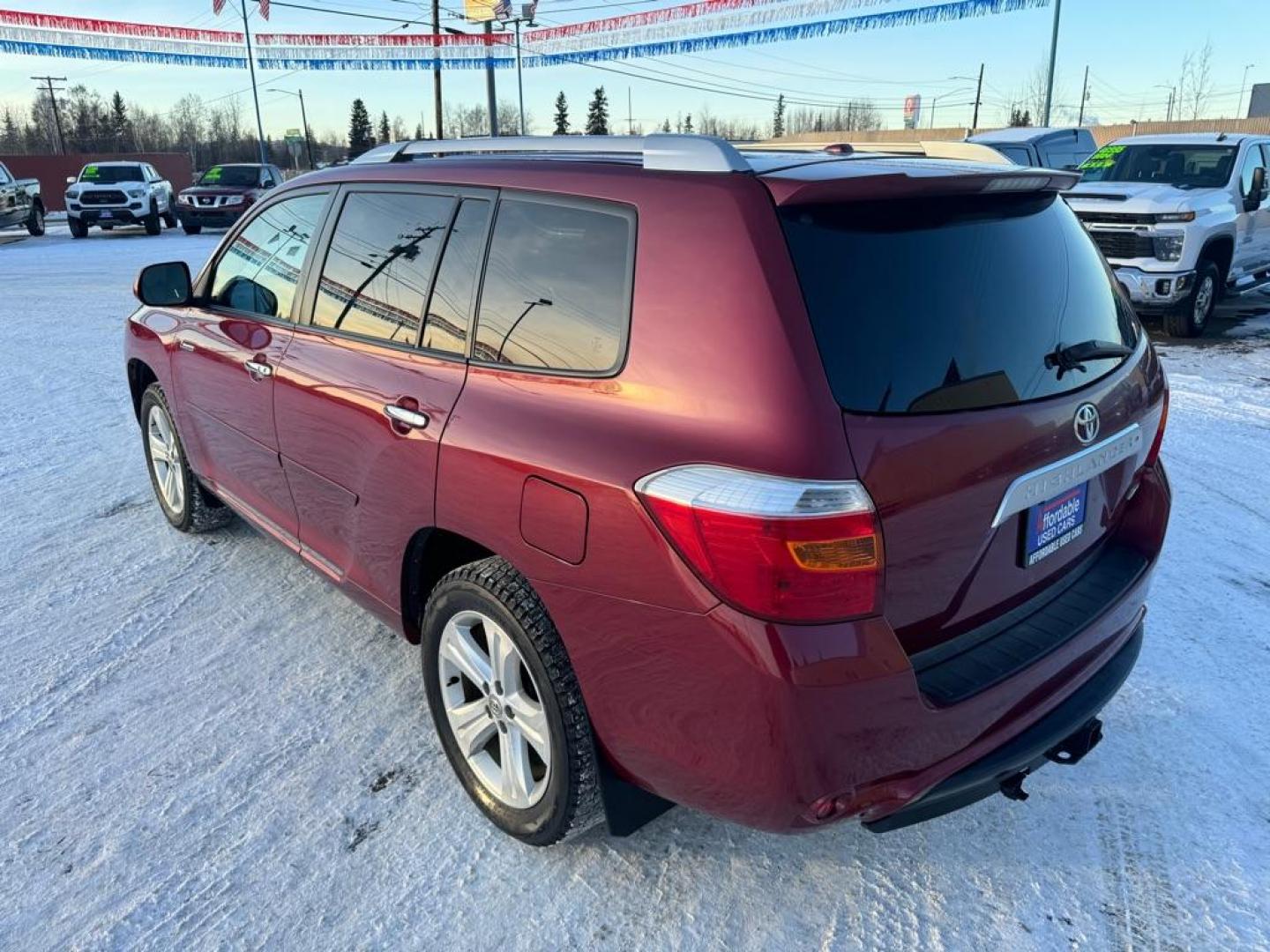 2010 RED TOYOTA HIGHLANDER LIMITED (JTEDK3EH1A2) with an 3.5L engine, Automatic transmission, located at 2525 S. Cushman, Fairbanks, AK, 99701, (907) 452-5707, 64.824036, -147.712311 - Photo#3