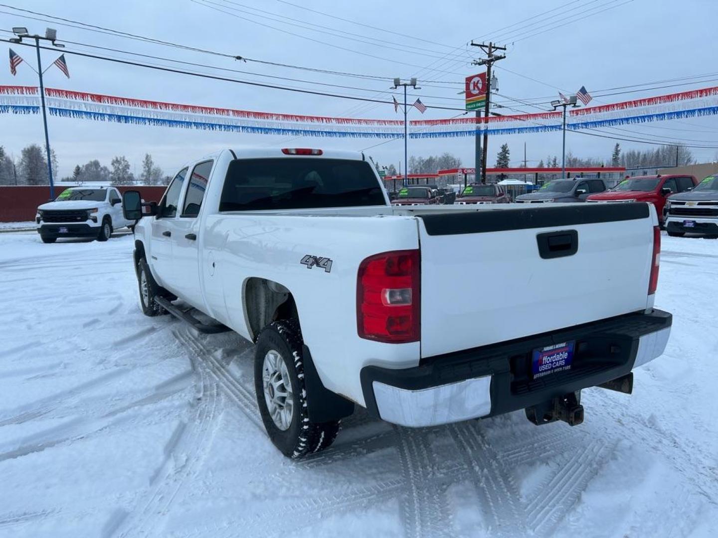 2013 WHITE CHEVROLET SILVERADO 2500 HEAVY DUTY (1GC1KVC85DF) with an 6.6L engine, Automatic transmission, located at 2525 S. Cushman, Fairbanks, AK, 99701, (907) 452-5707, 64.824036, -147.712311 - Photo#3